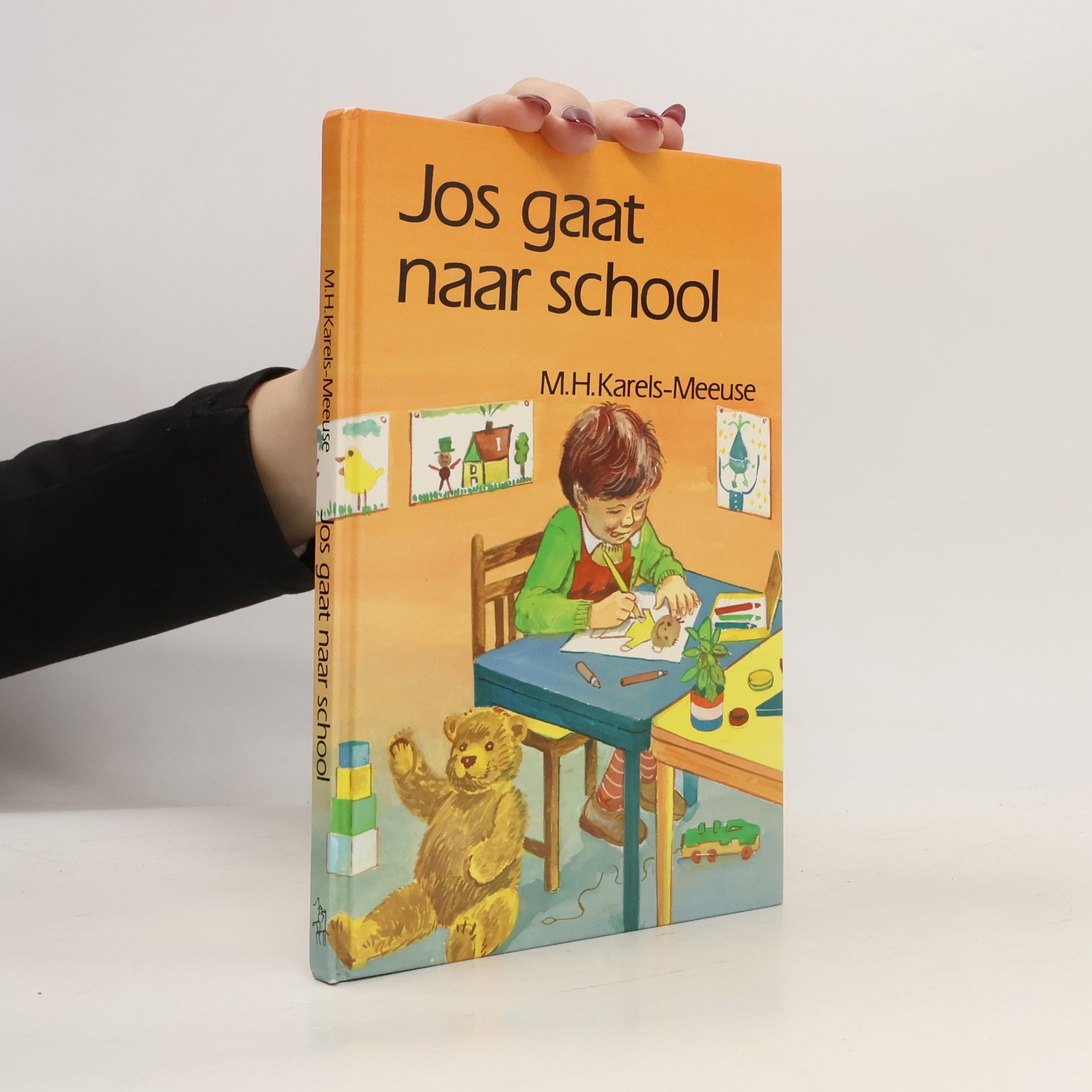 Jos gaat naar school