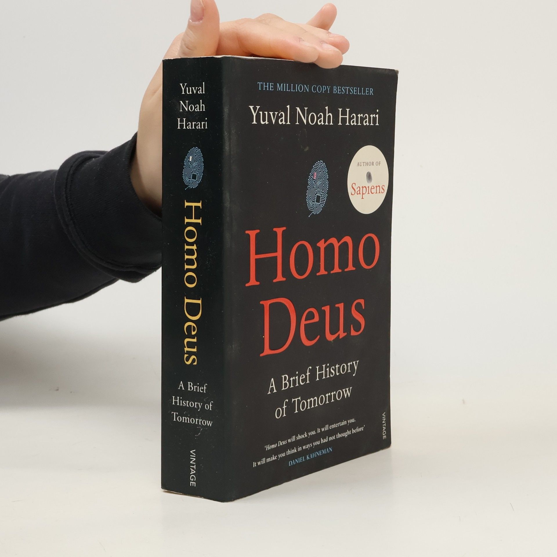 Yuval Noah Harari Homo Deus. A Brief History of Tomorrow