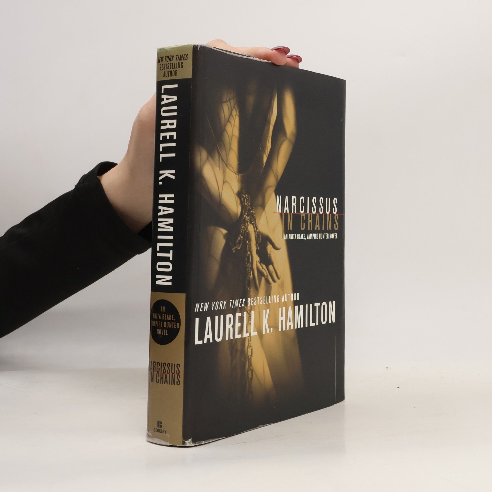 Laurell K. Hamilton Anita Blake, Vampire Hunter: Narcissus in Chains