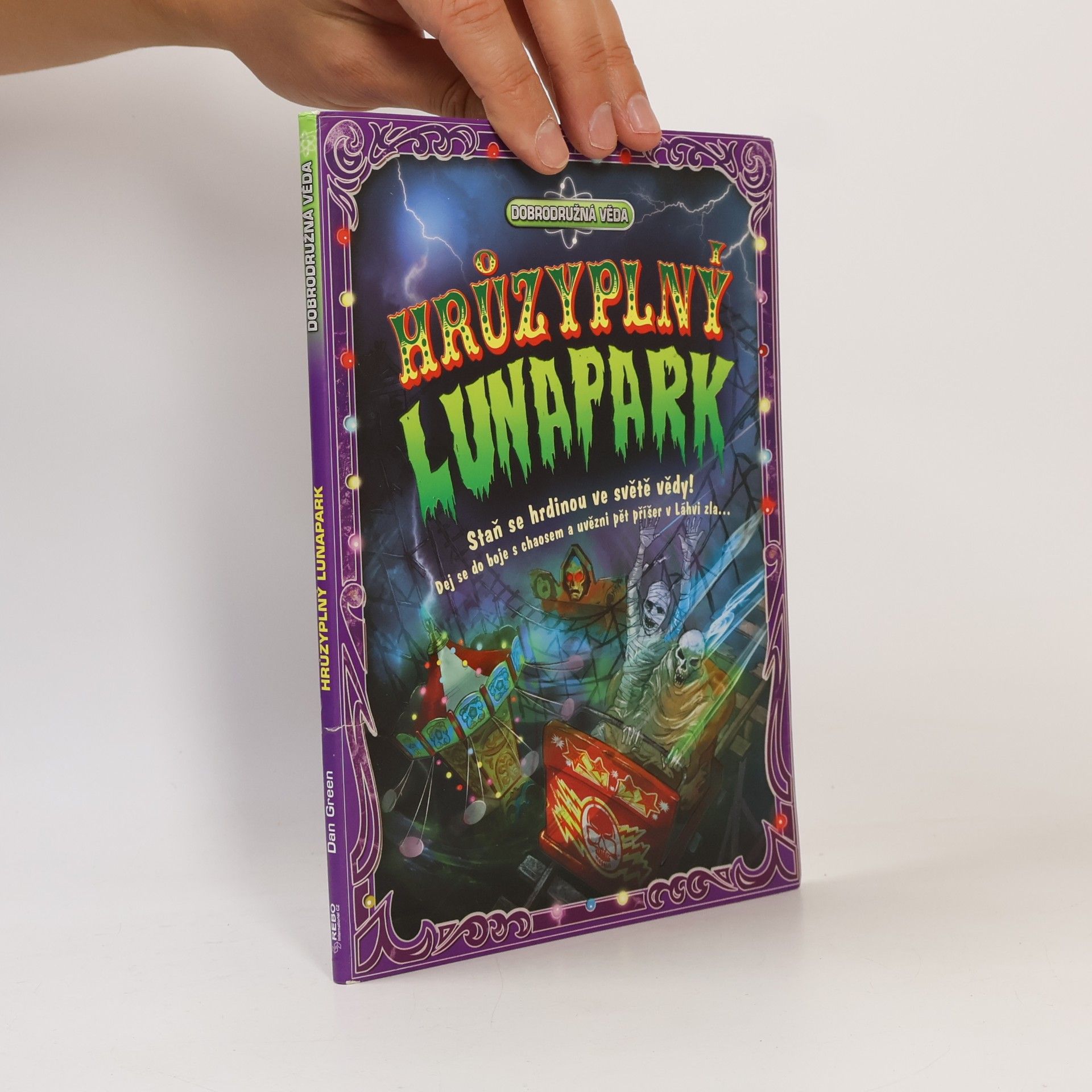 Dan Green Hrůzyplný lunapark