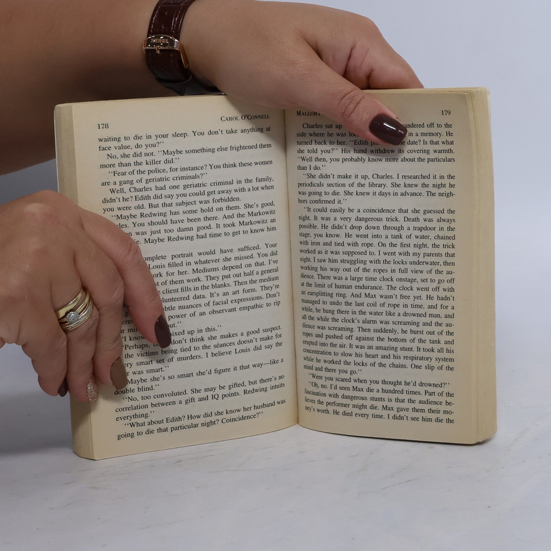 Carol O'Connell Mallory's Oracle