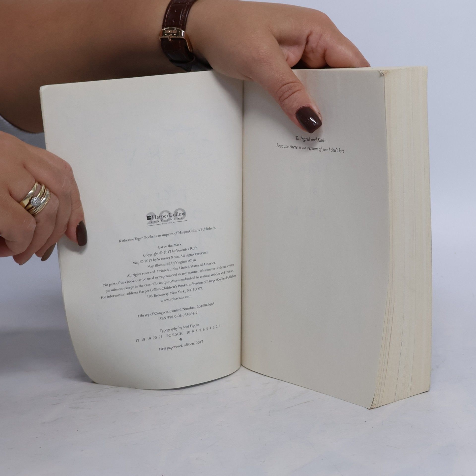 Veronica Roth Carve the Mark