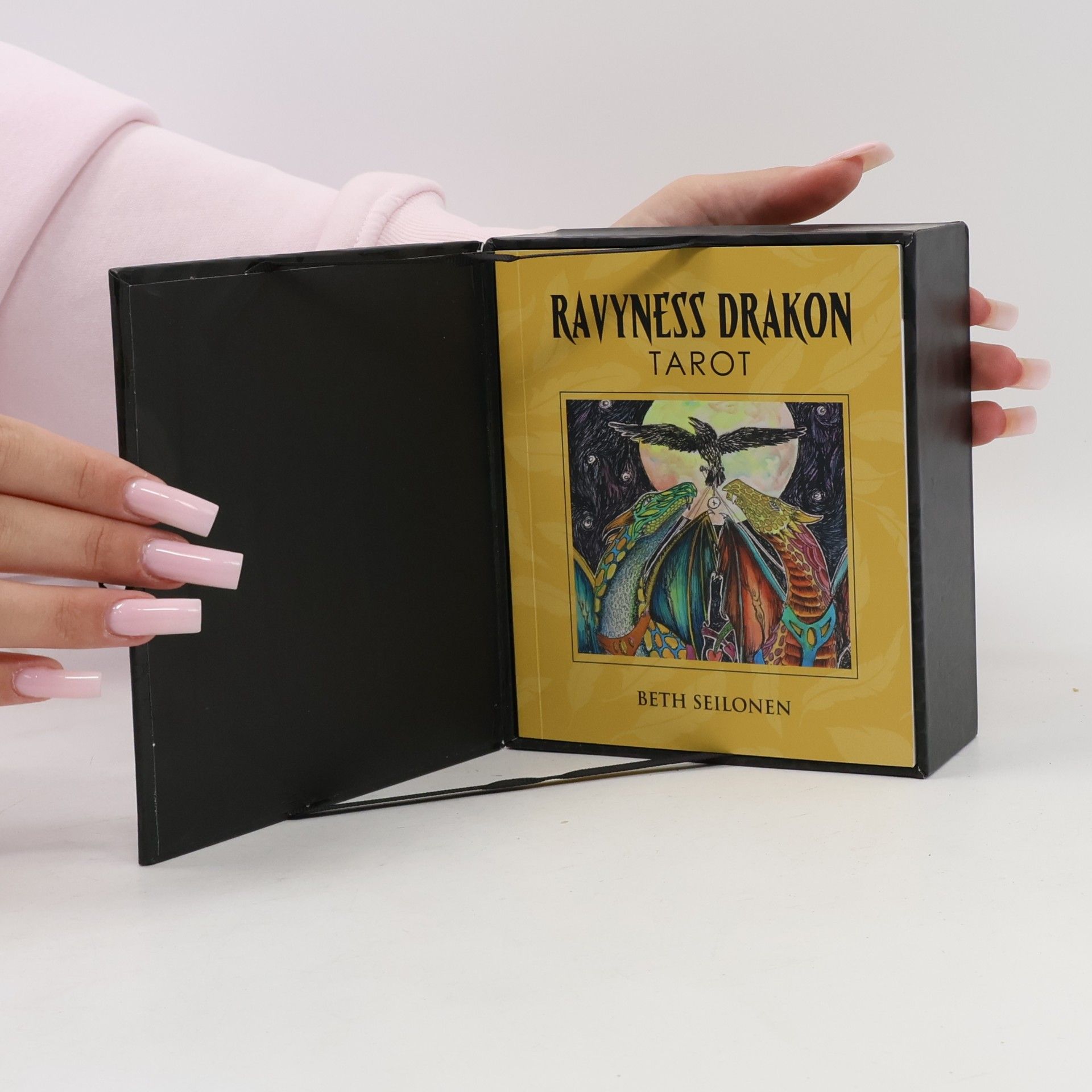 Beth Seilonen Ravyness Drakon Tarot: (Tarot Kit Box Set with 78 Cards and Guide Book)
