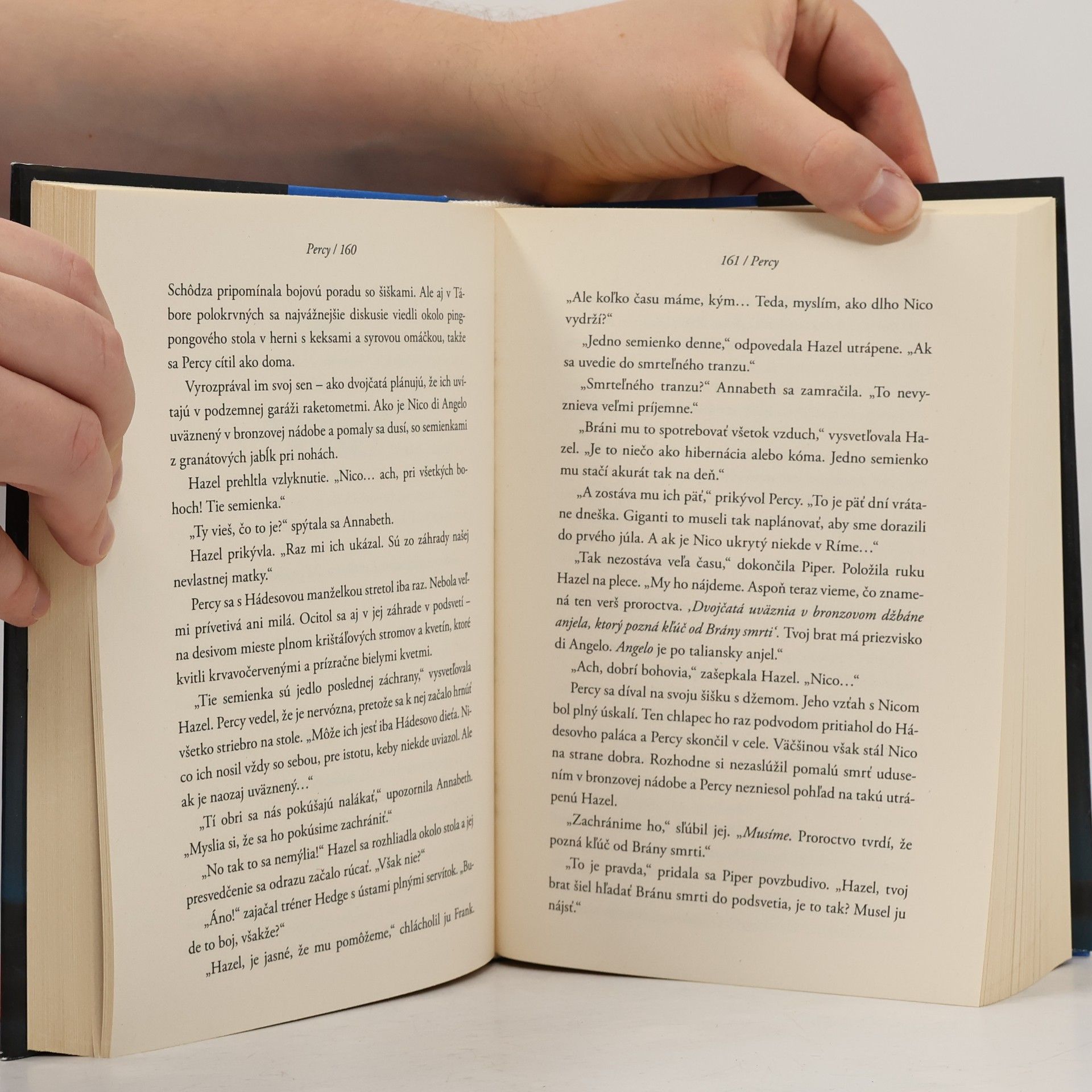 Rick Riordan Bohovia Olympu – Znamenie Atény