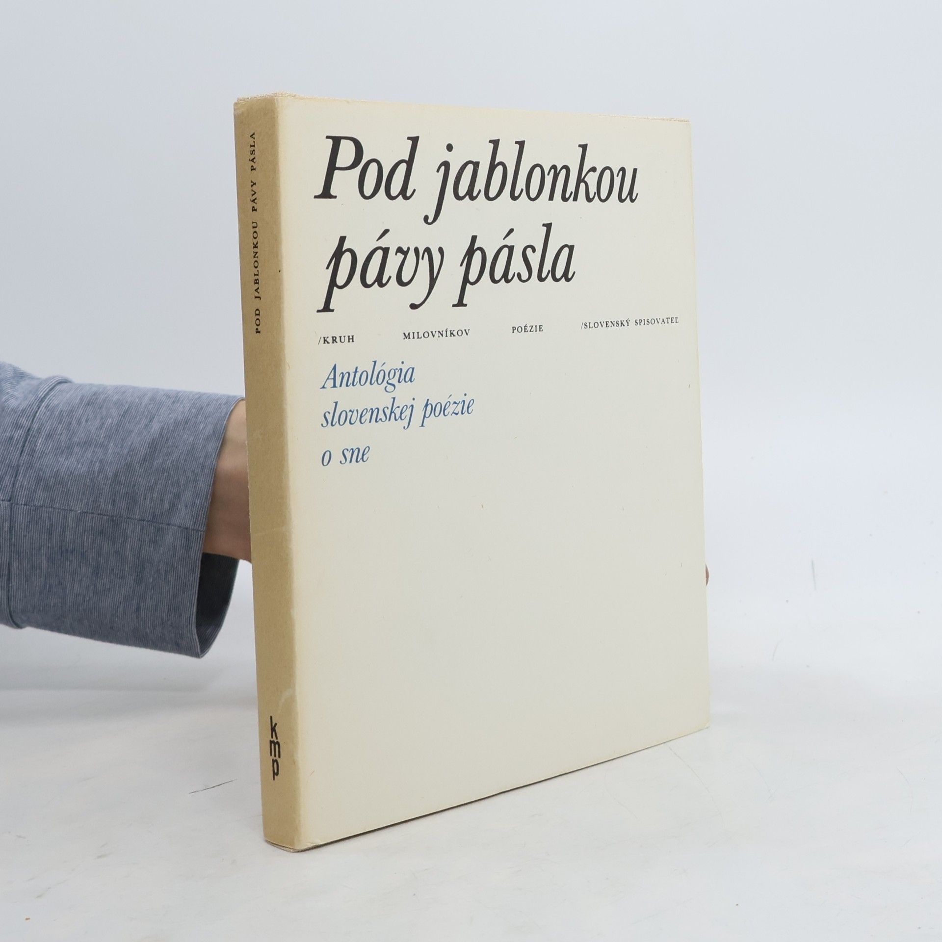 Daniel Hevier Pod jablonkou pávy pásla