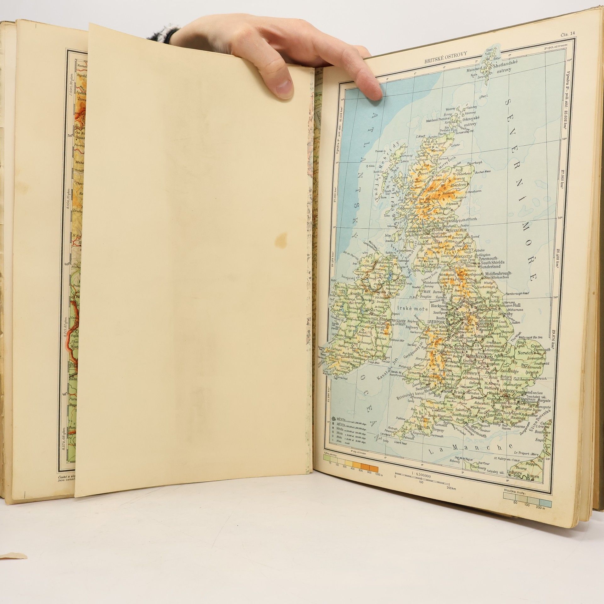 Autores varios Soubor map ze školního zeměpisného atlasu