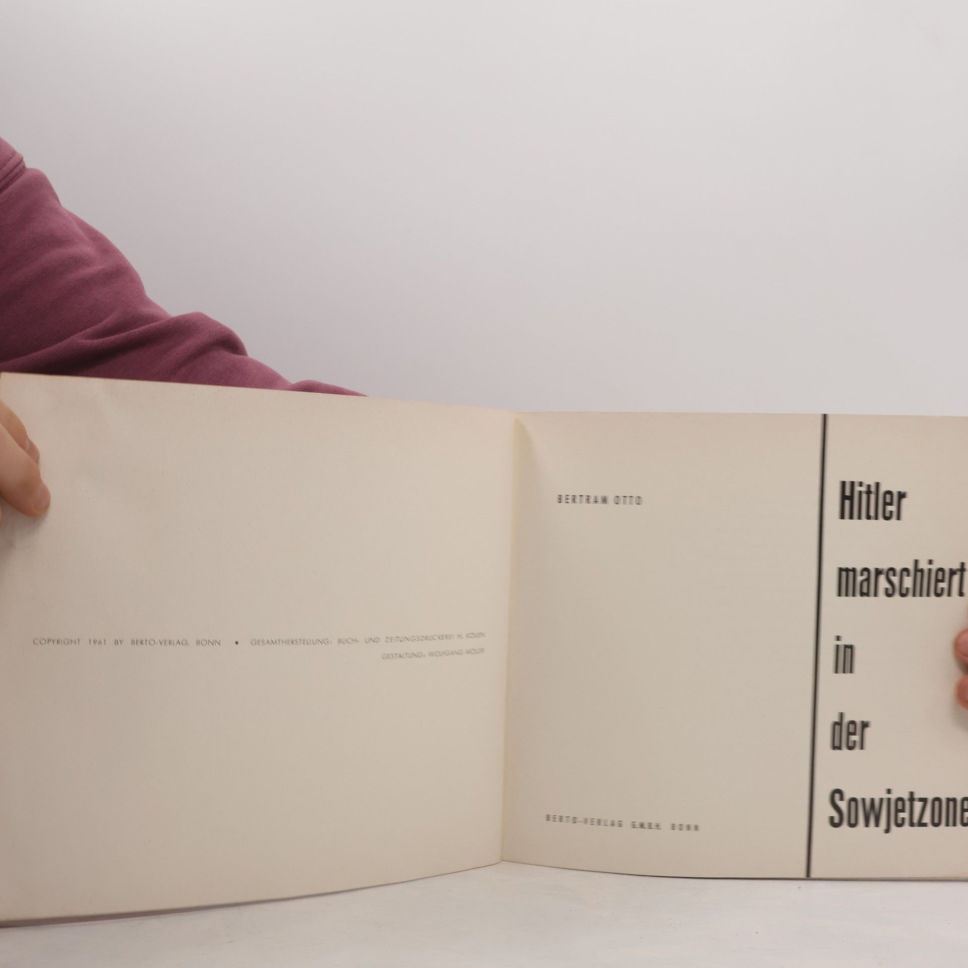 Bertram Otto Hitler marschiert in der Sowjetzone