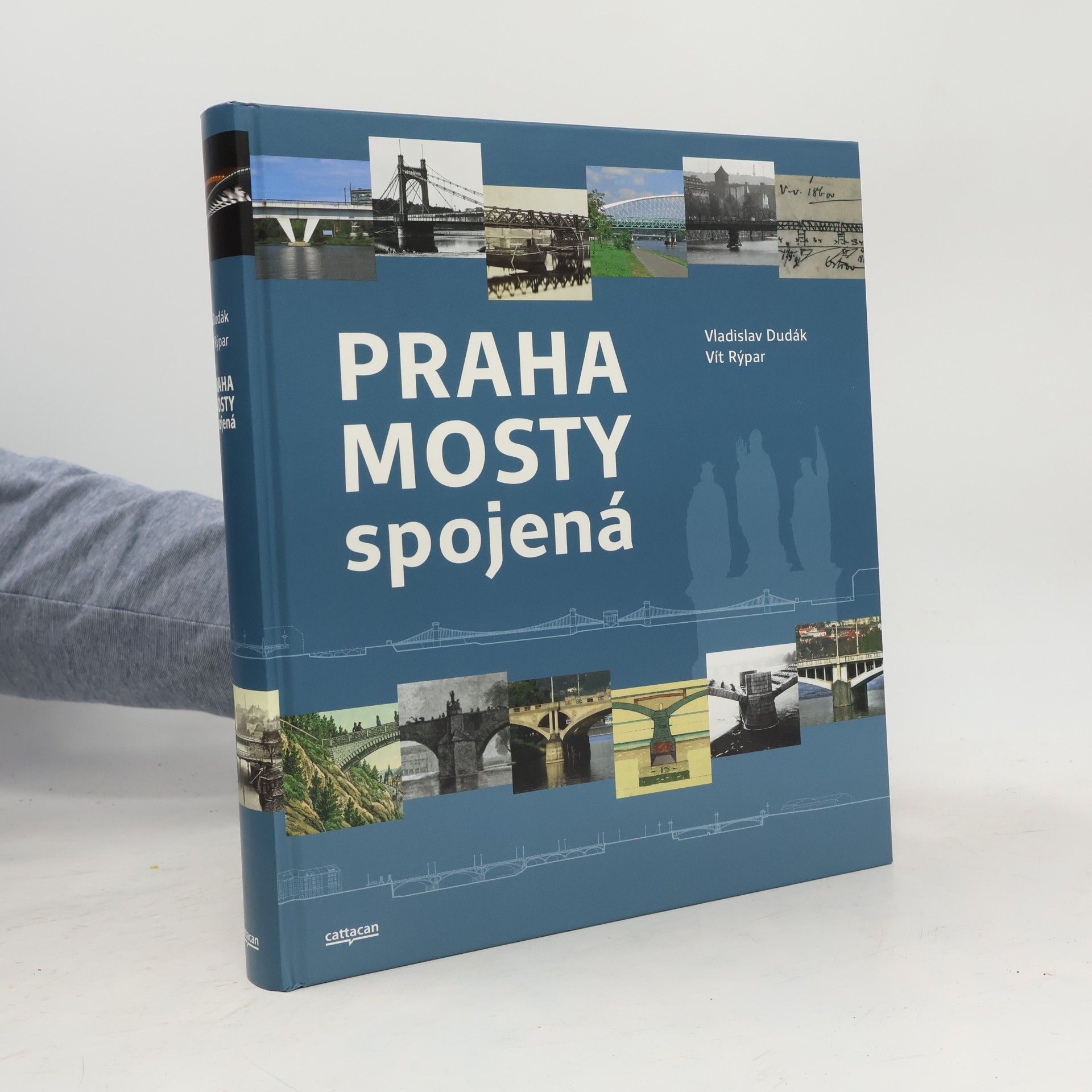 Praha mosty spojená