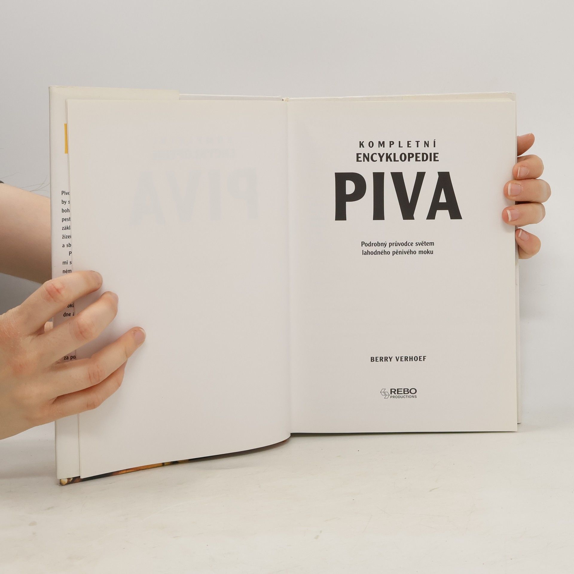 Esther Verhoef Kompletní encyklopedie piva