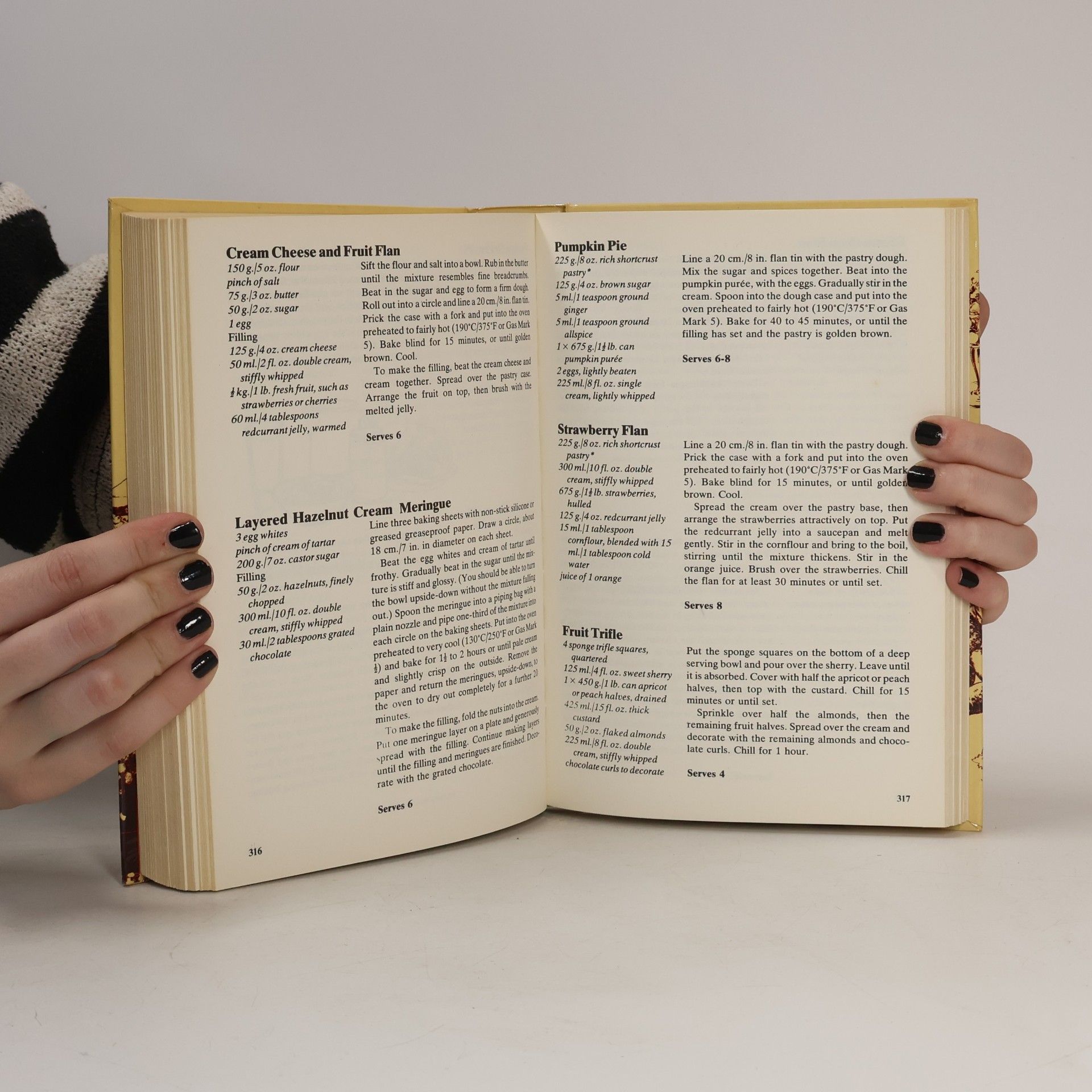 Isabelle Barrett 1000 Recipe Cook Book
