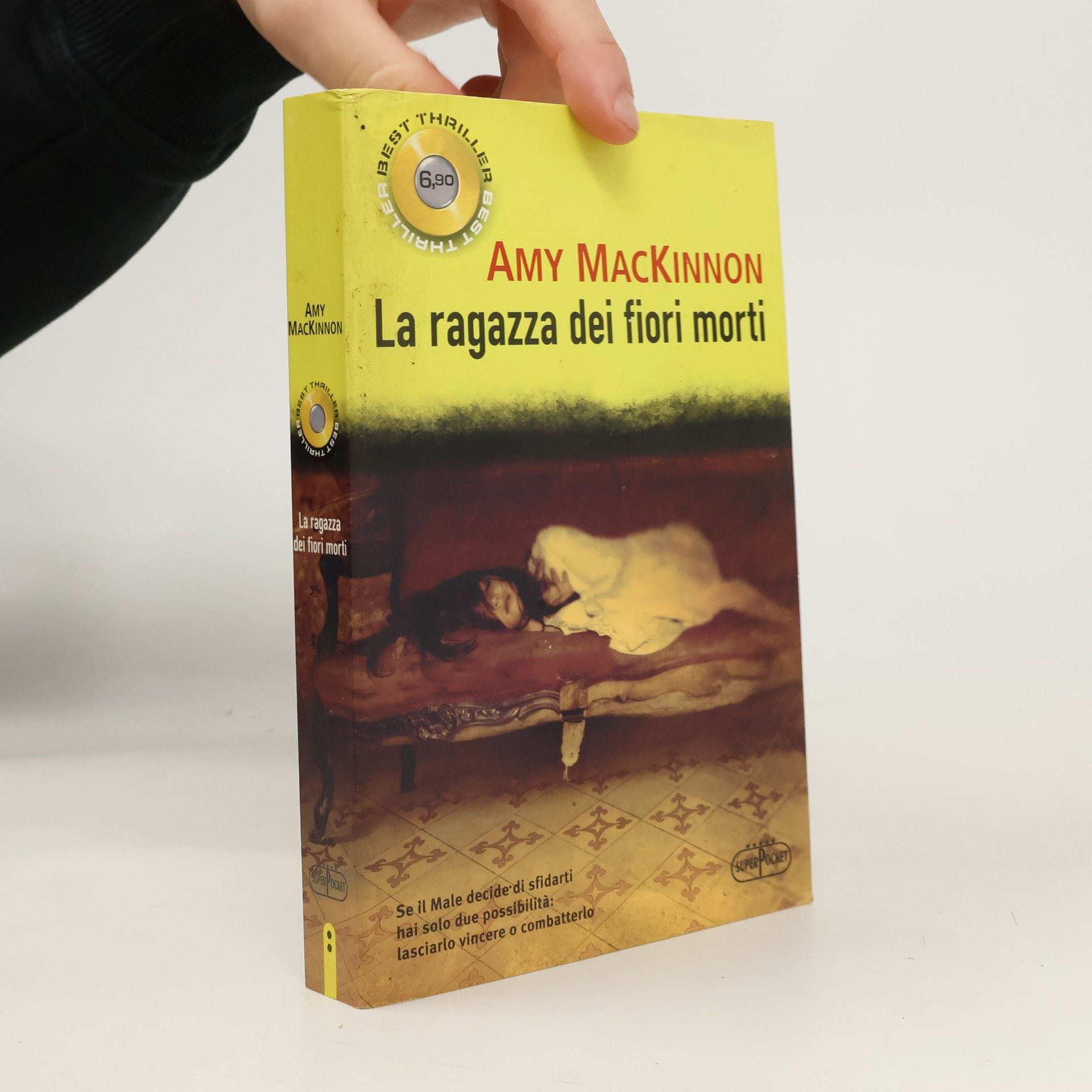 Amy MacKinnon La ragazza dei fiori morti