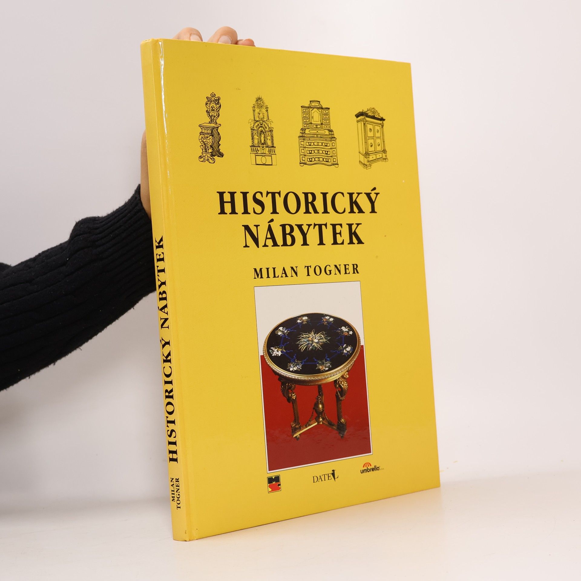 Historický nábytek