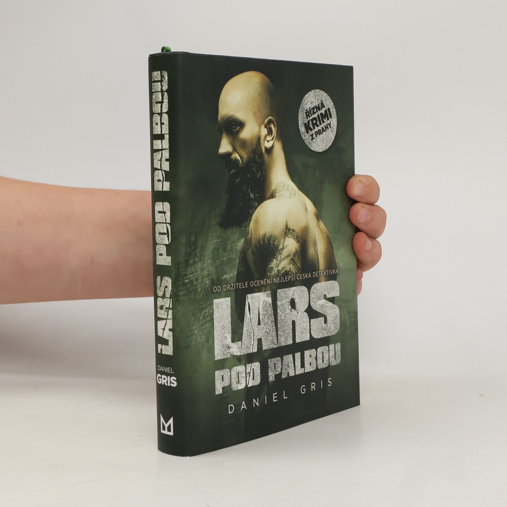 Lars pod palbou