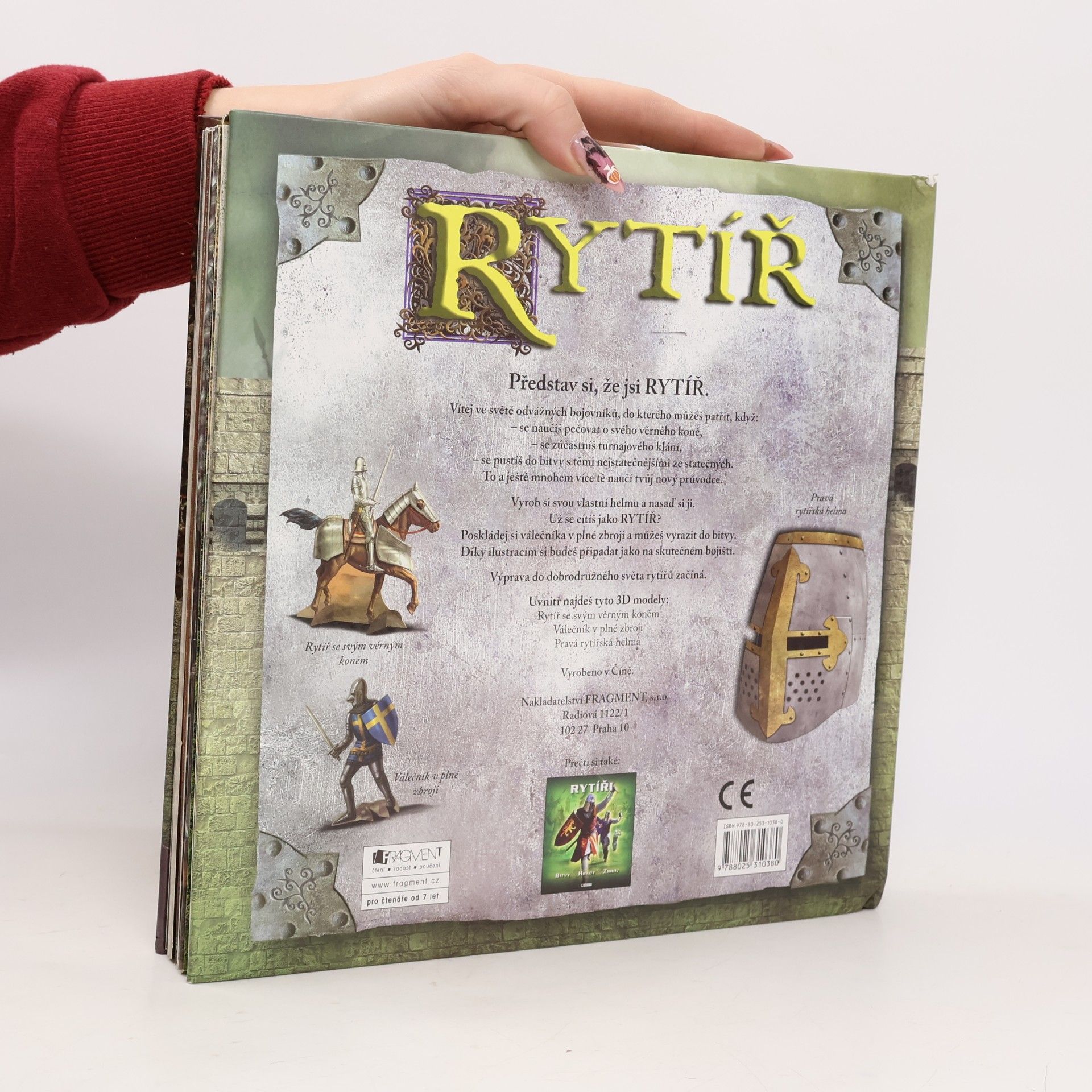 Peter Chrisp RYTÍŘ – Kniha s 3D modely