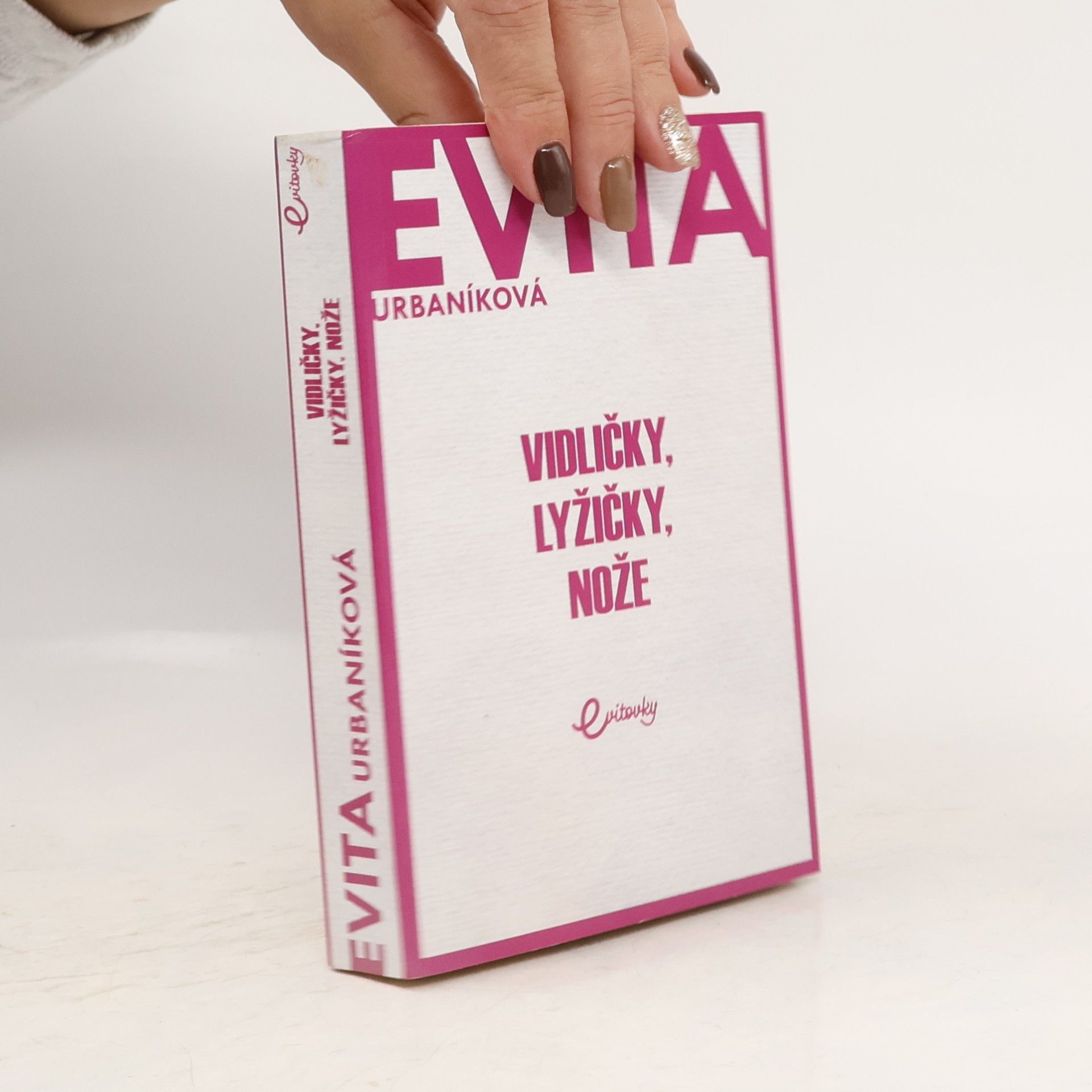 Eva Urbaníková Vidličky, lyžičky, nože