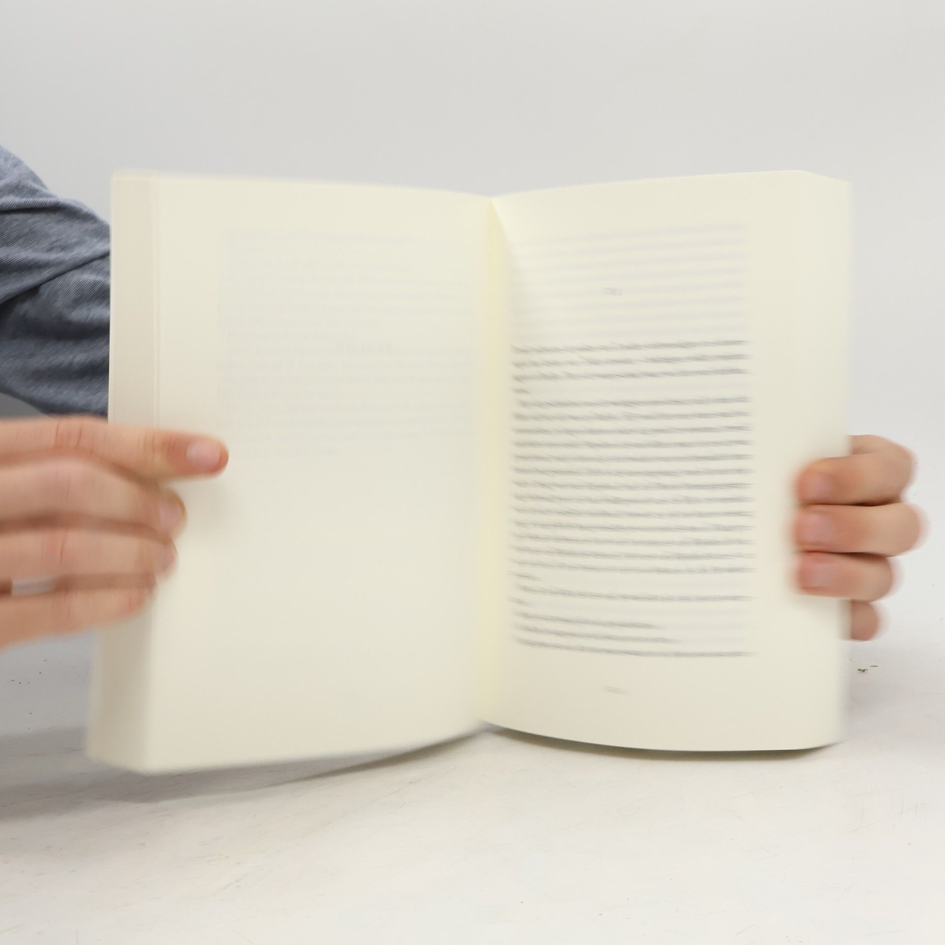 DBC Pierre Licht uit in Wonderland