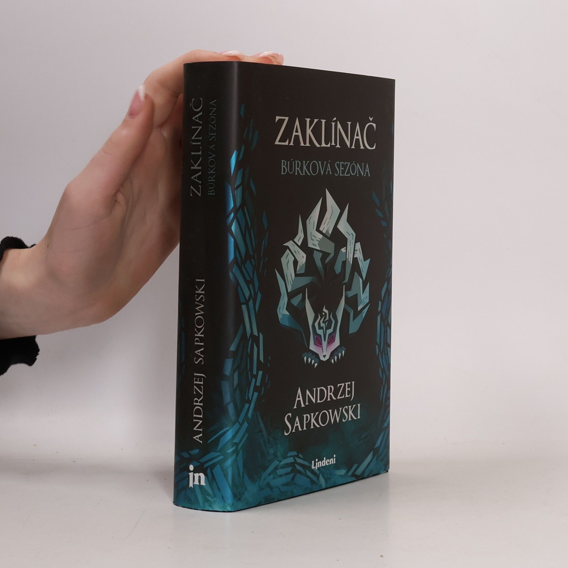 Andrzej Sapkowski Zaklínač - búrková sezóna