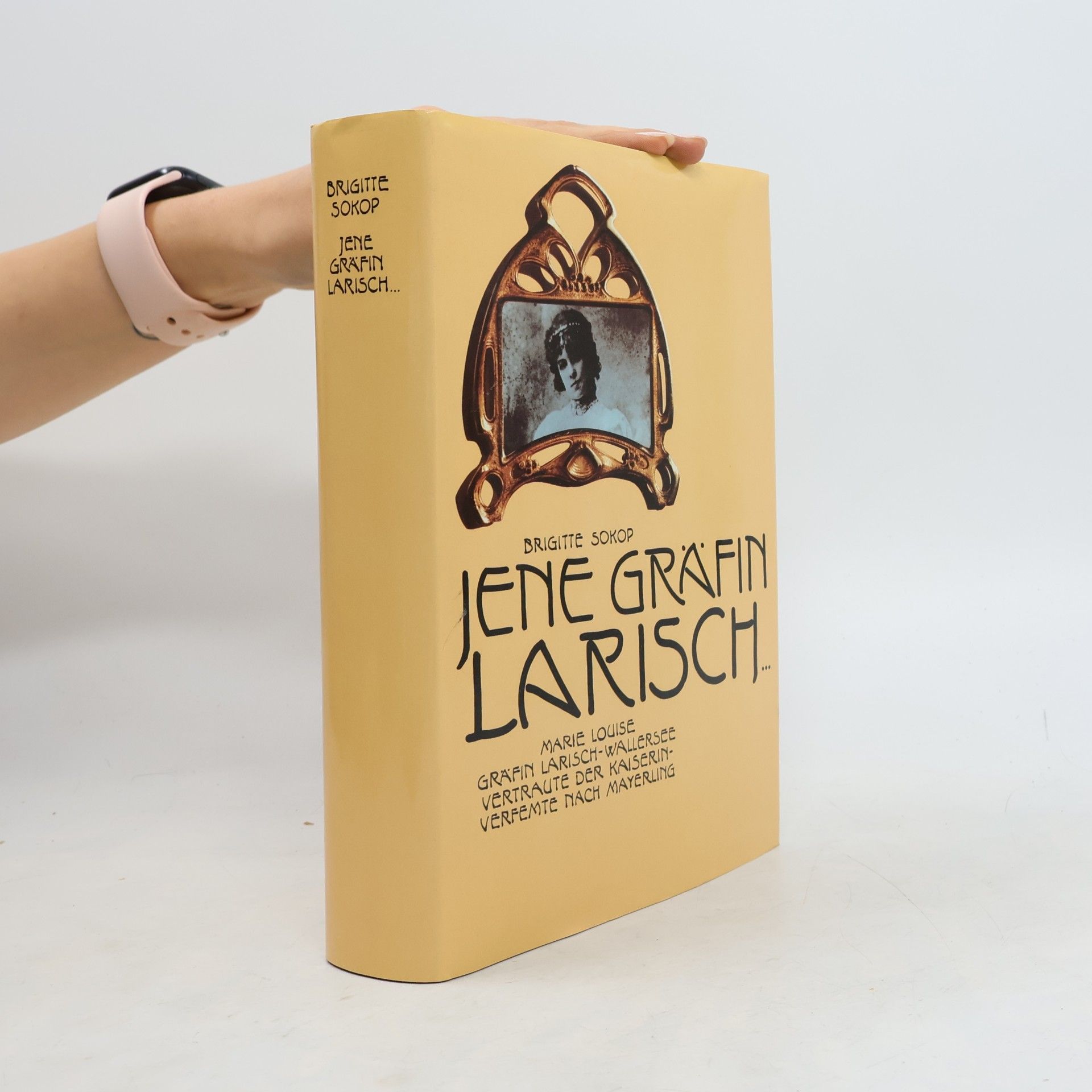 Jene Gräfin Larisch