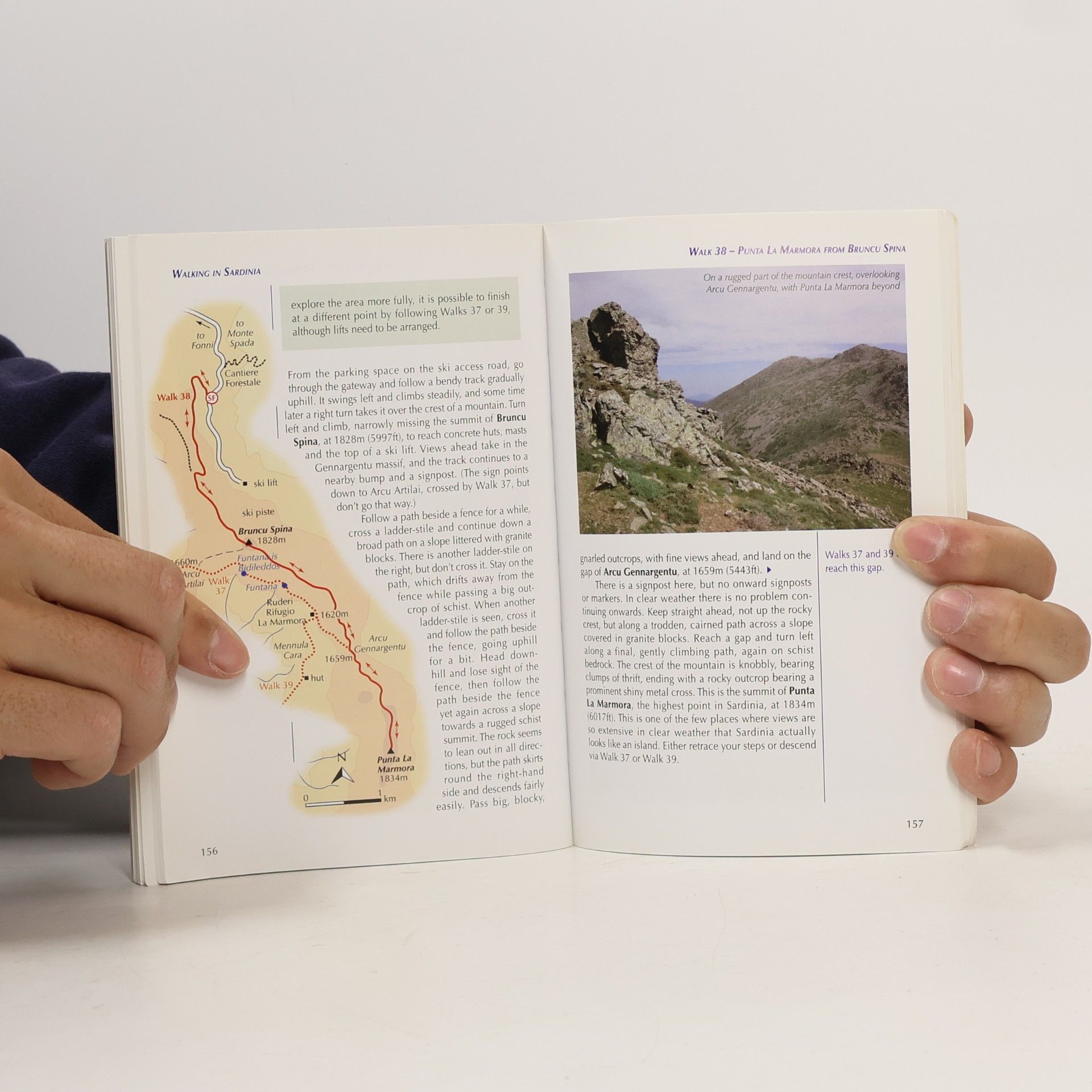 Paddy Dillon A Cicerone Guide: Walking in Sardinia