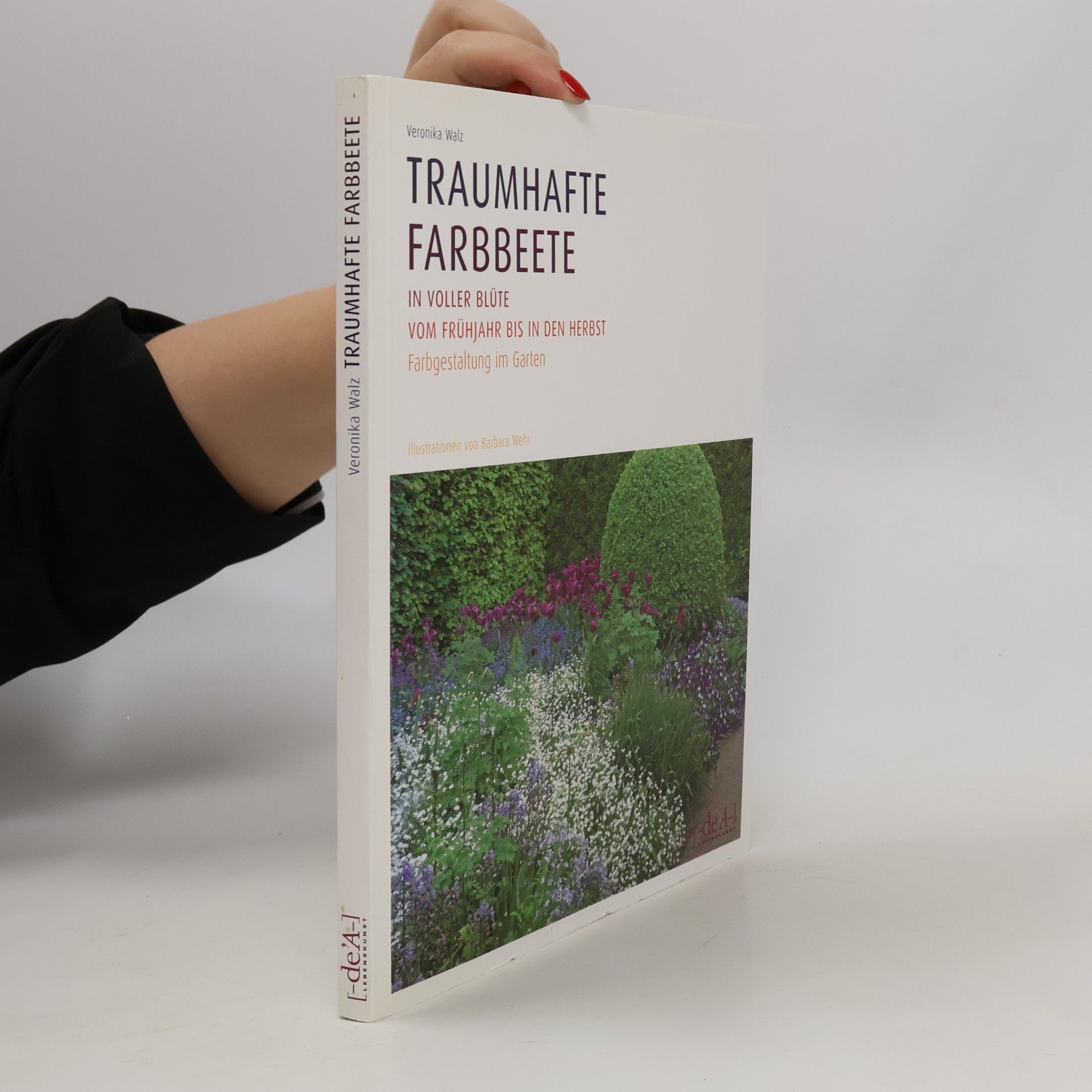 Traumhafte Farbbeete in voller Blüte vom Frühjahr bis in den Herbst