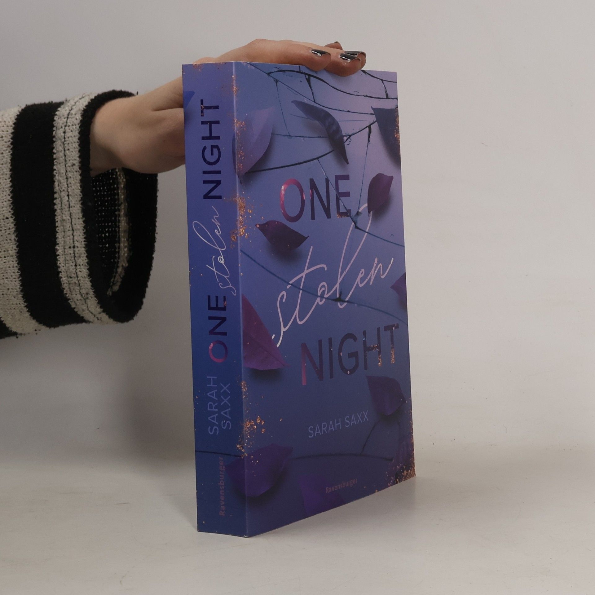 One Stolen Night (Knisternde New-Adult-Romance)