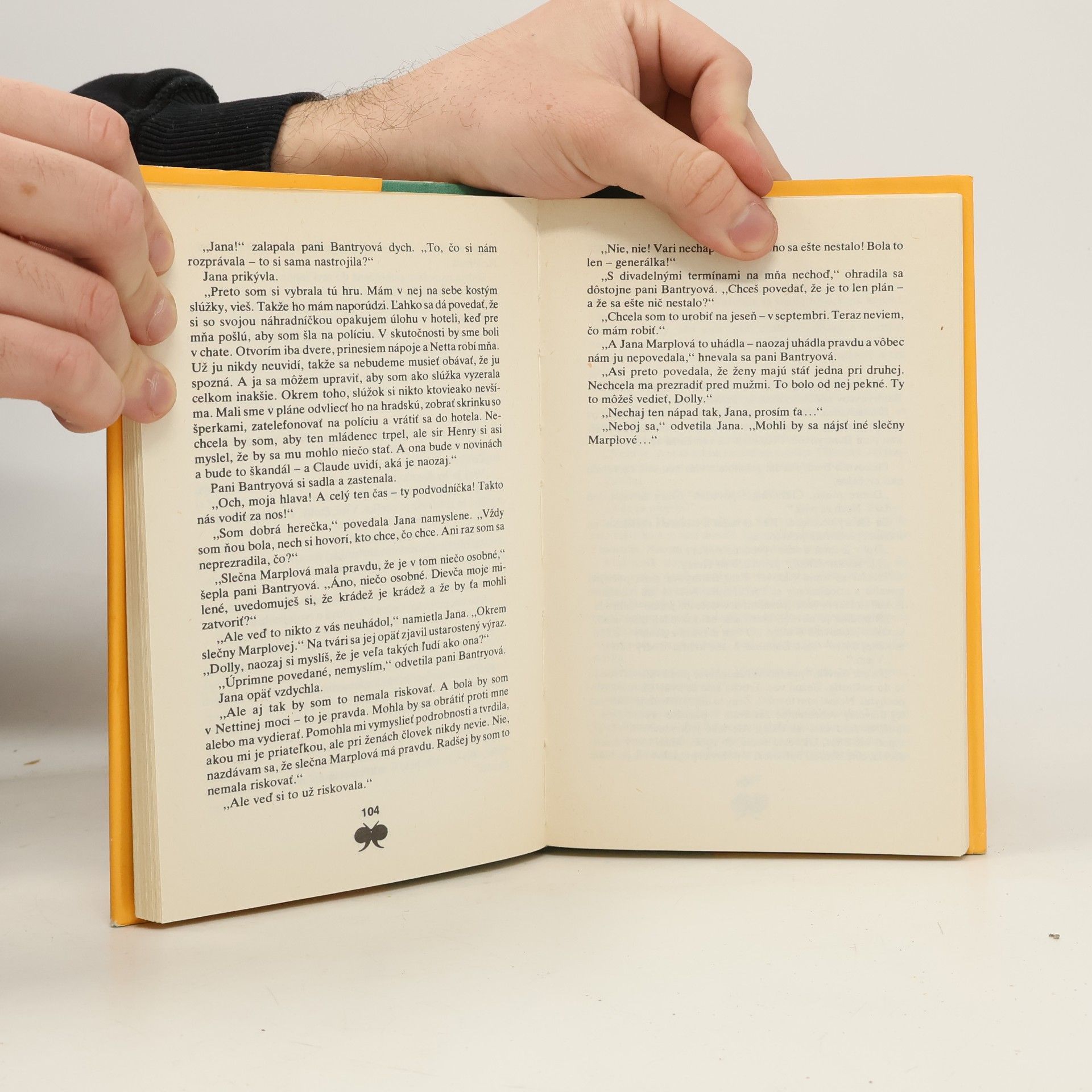 Agatha Christie Sedemnásť orieškov na rozlúsknutie