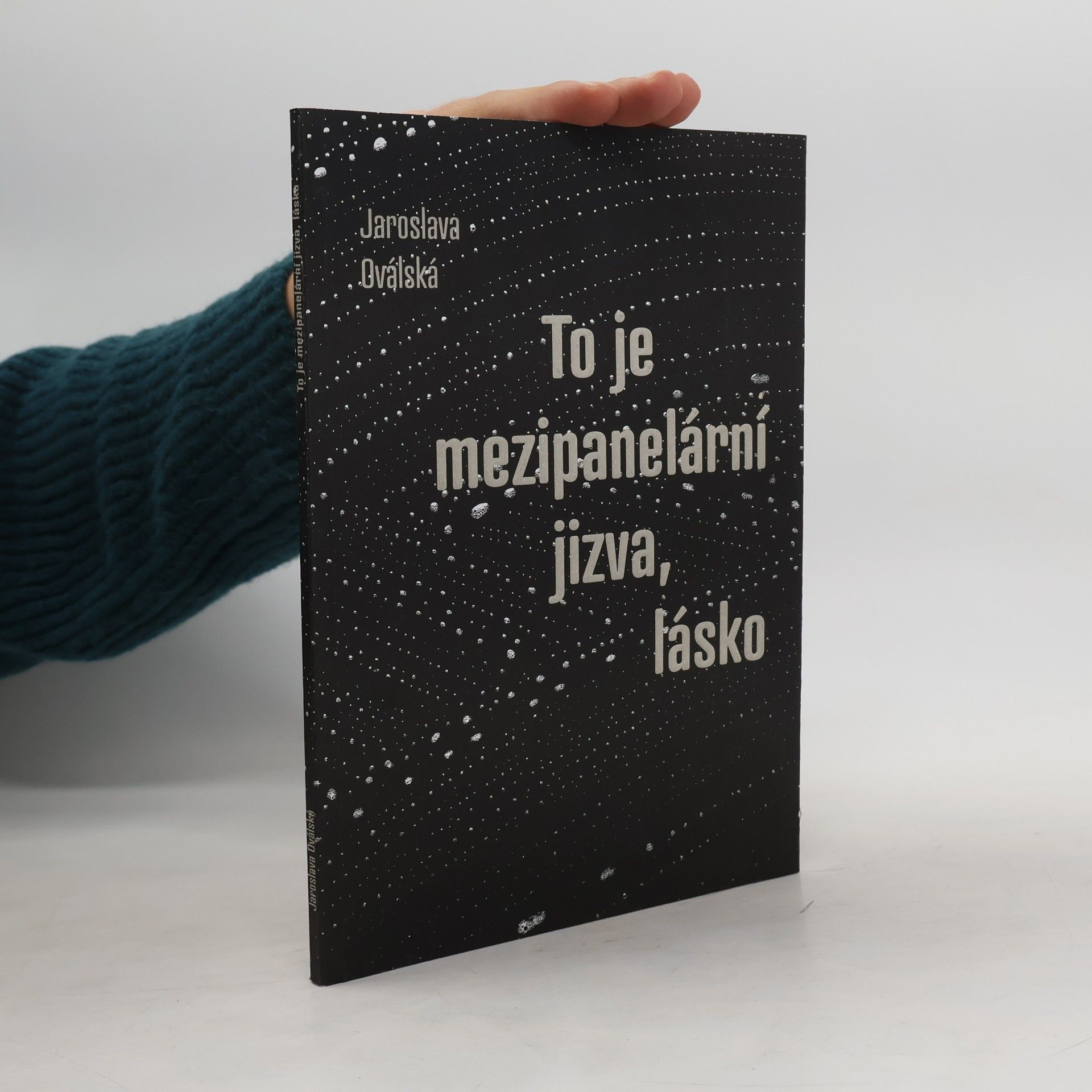 To je mezipanelární jizva, lásko