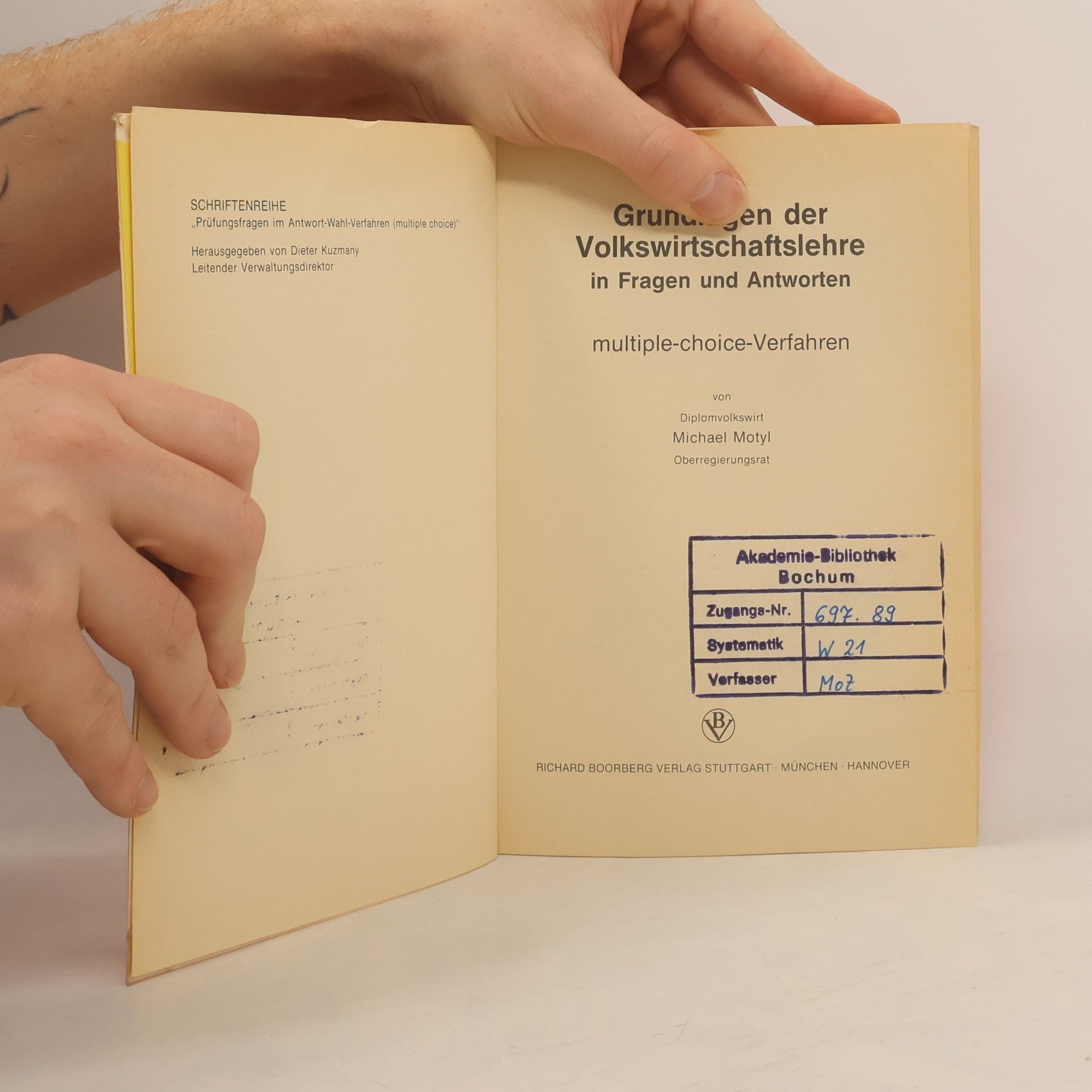 Michael Motyl Grundlagen der Volkswirtschaftslehre in Fragen und Antworten