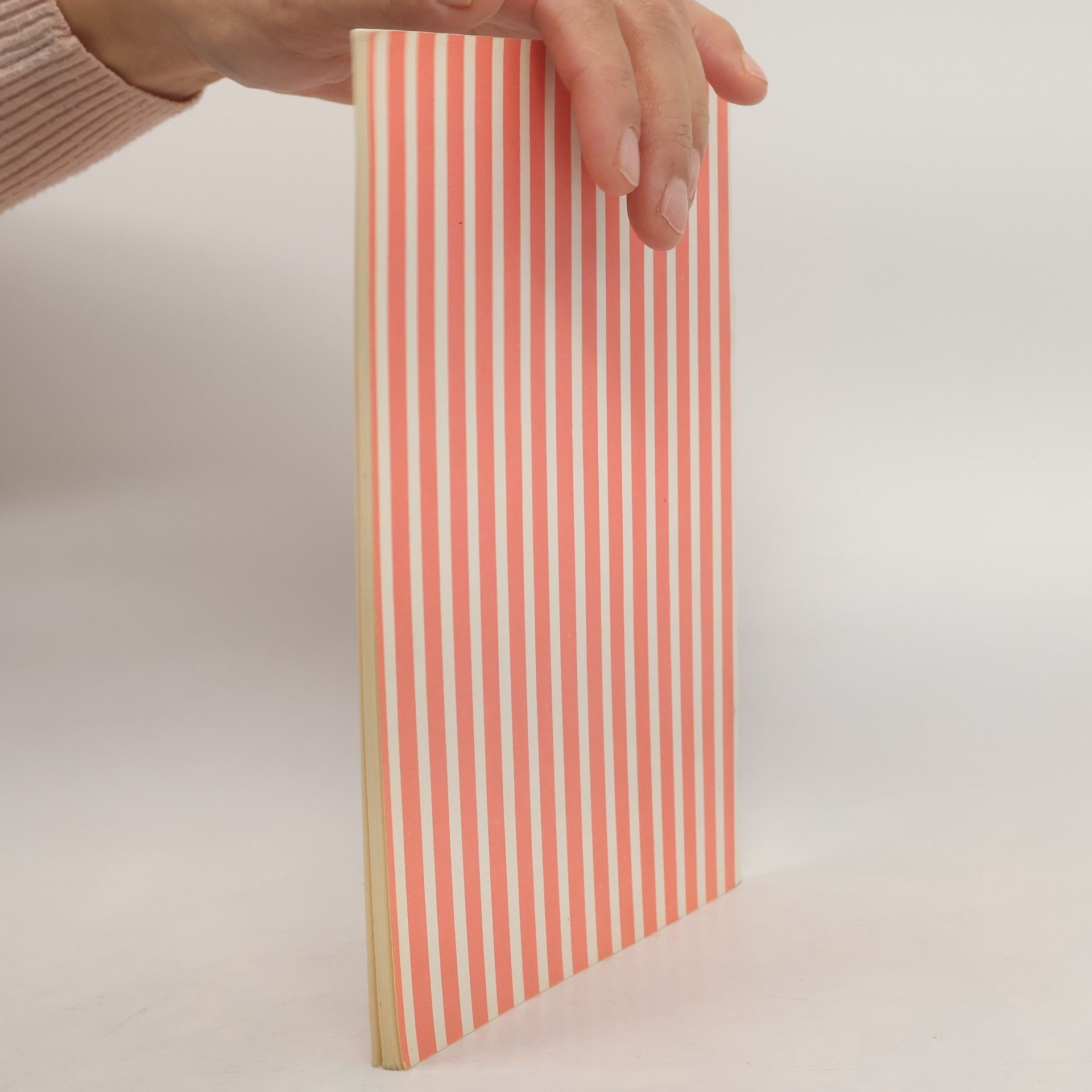 Mollie Clarke Elephant's Second Busy book