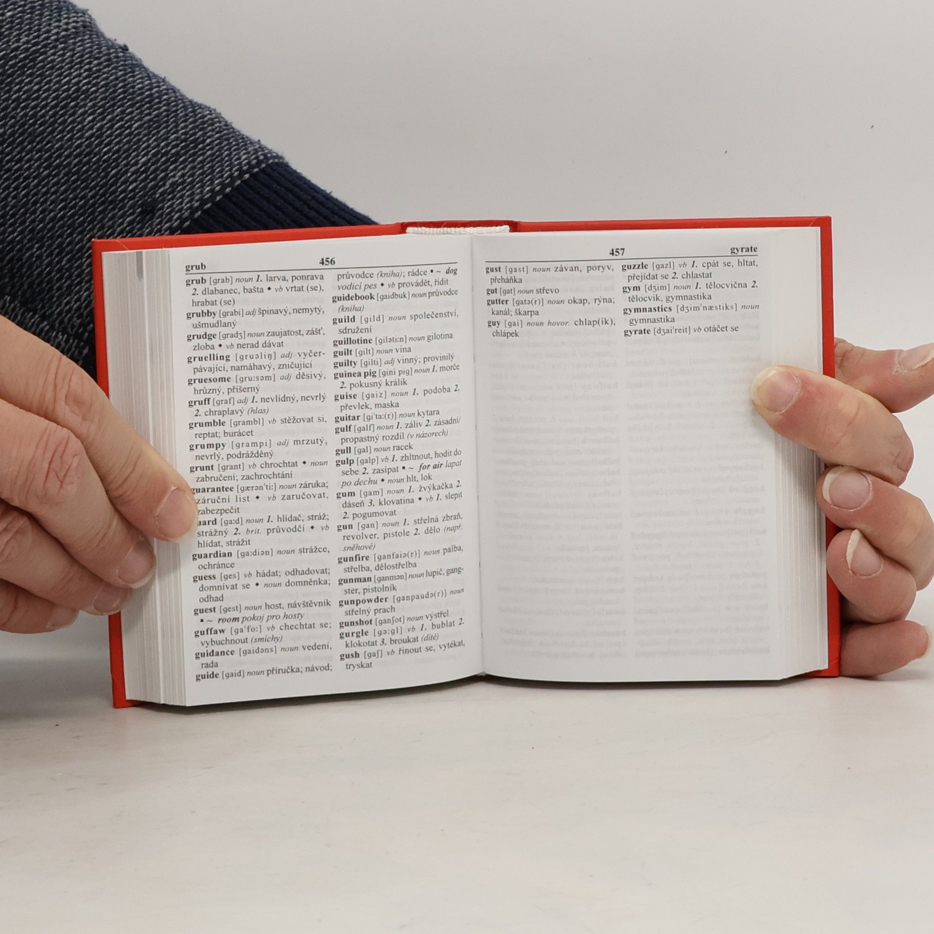 Tomáš Zahradníček Malý česko-anglický, anglicko-český slovník. Small Czech-English, English-Czech Dictionary
