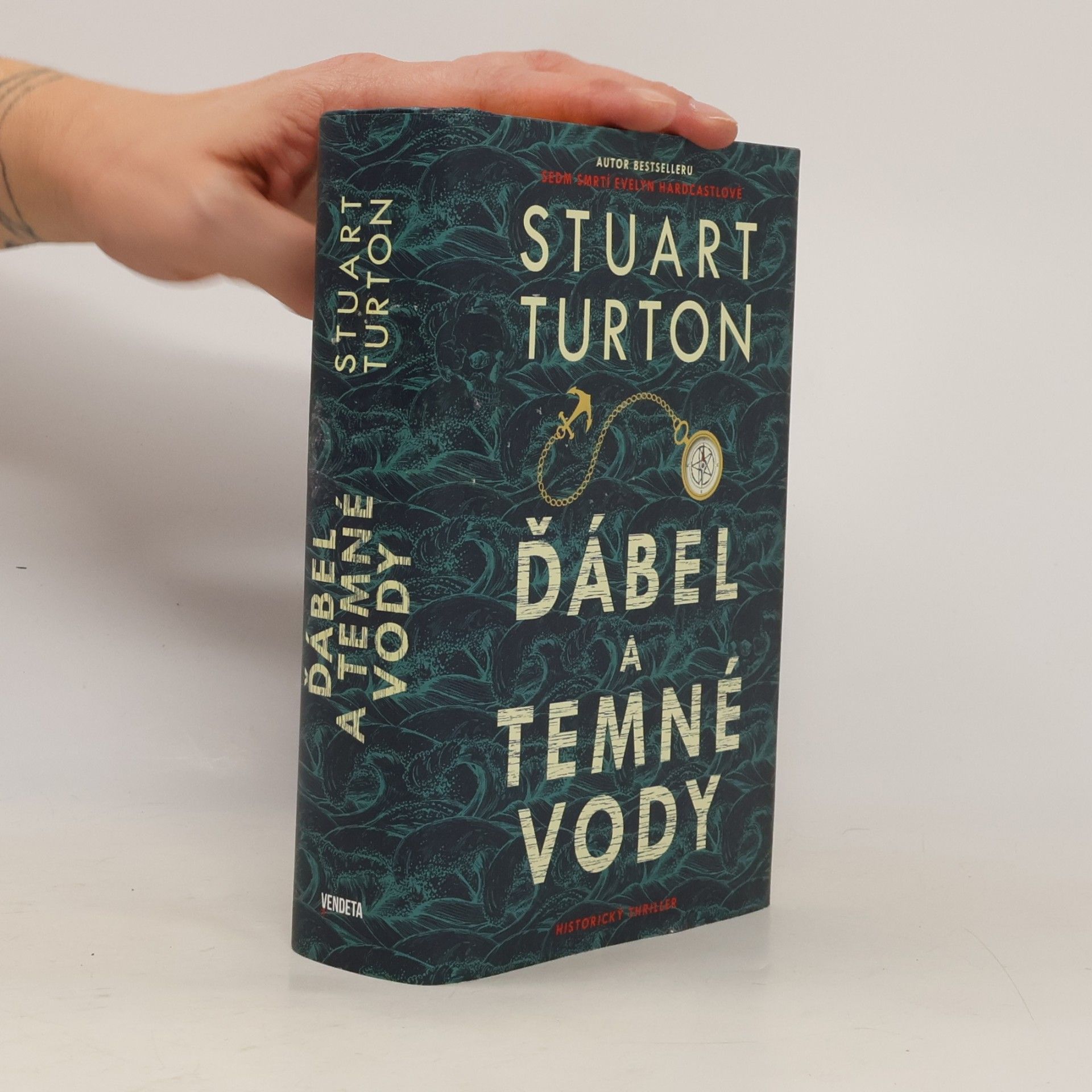 Stuart Turton Ďábel a temné vody