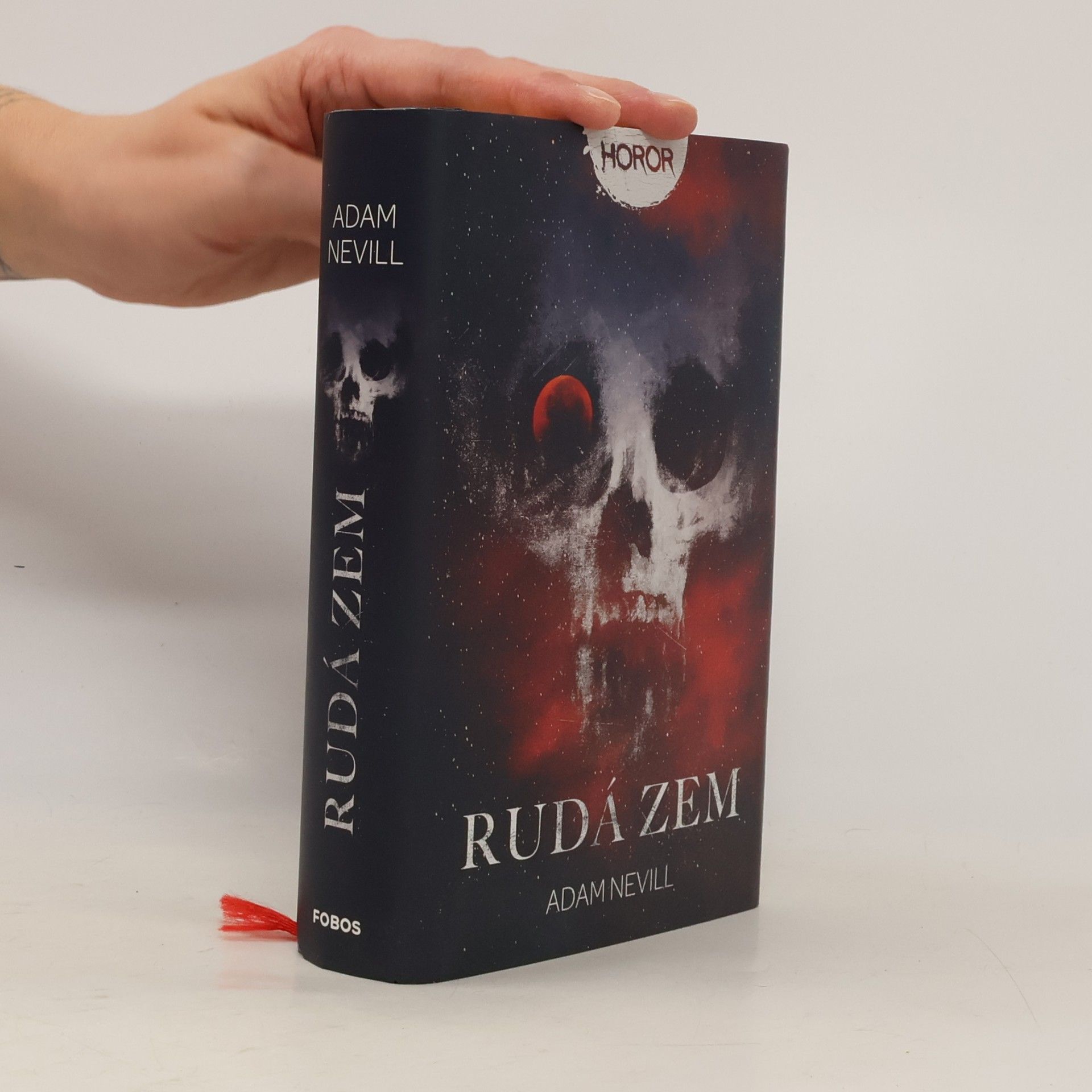 Adam Nevill Rudá zem