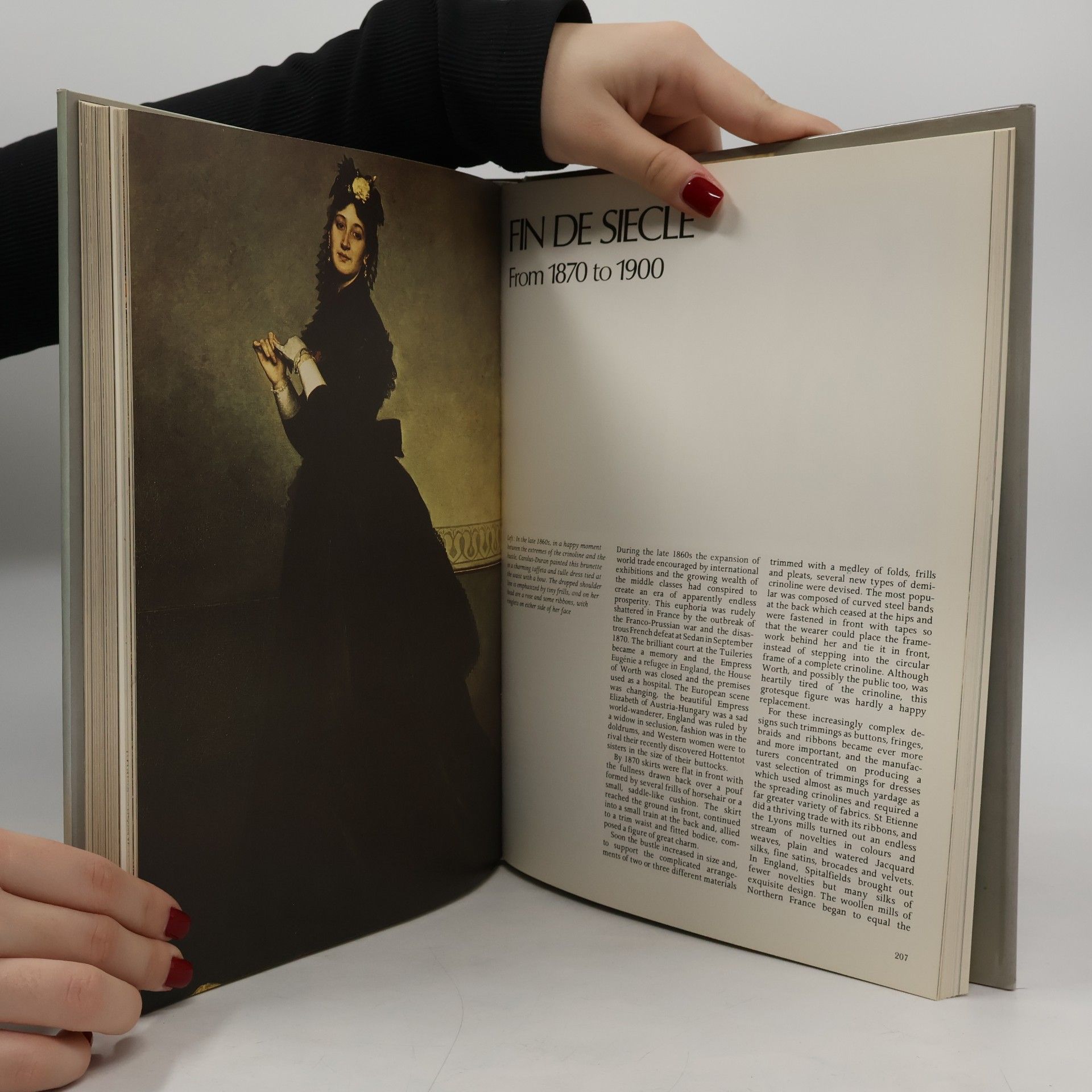 J. Anderson Black A History of Fashion