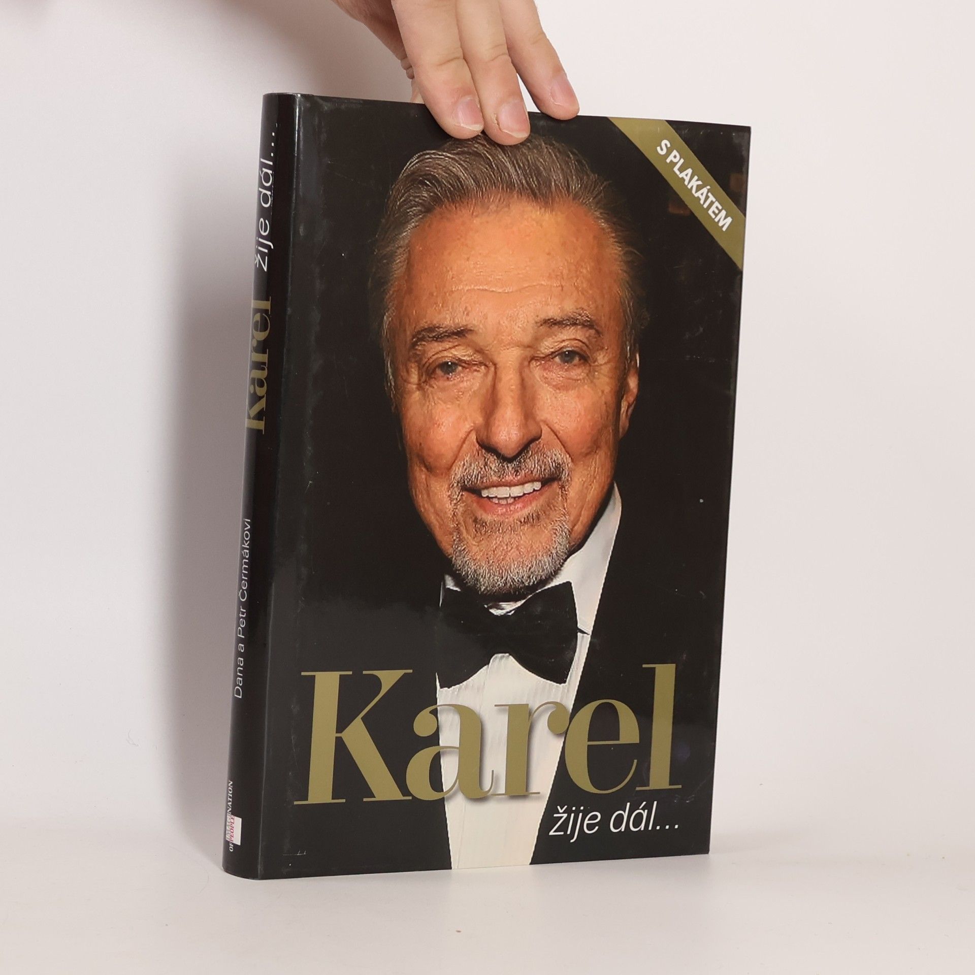 Karel žije dál...