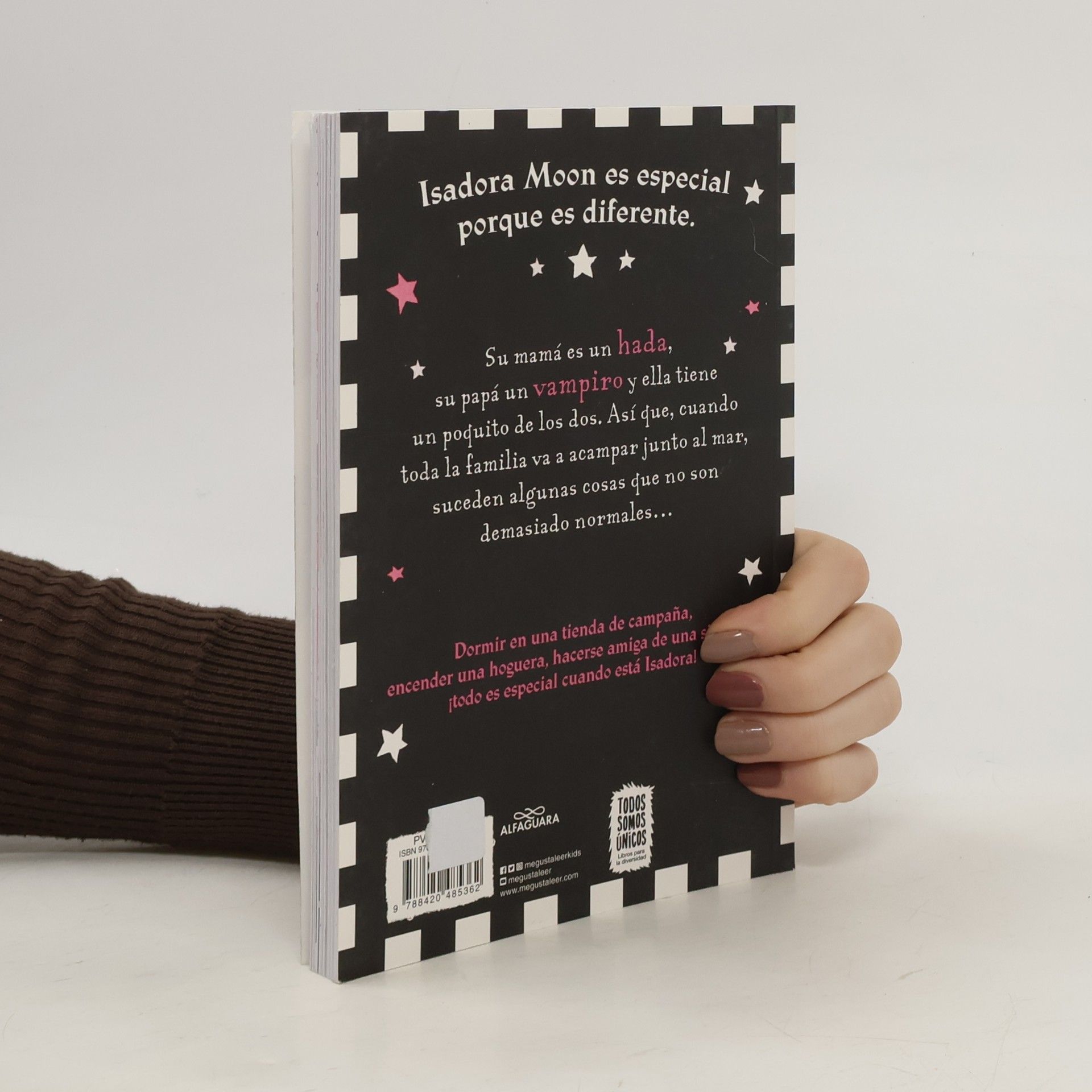 Harriet Muncaster Isadora Moon Va de Excursión / Isadora Moon Goes Camping (Isadora Moon, Book 2)