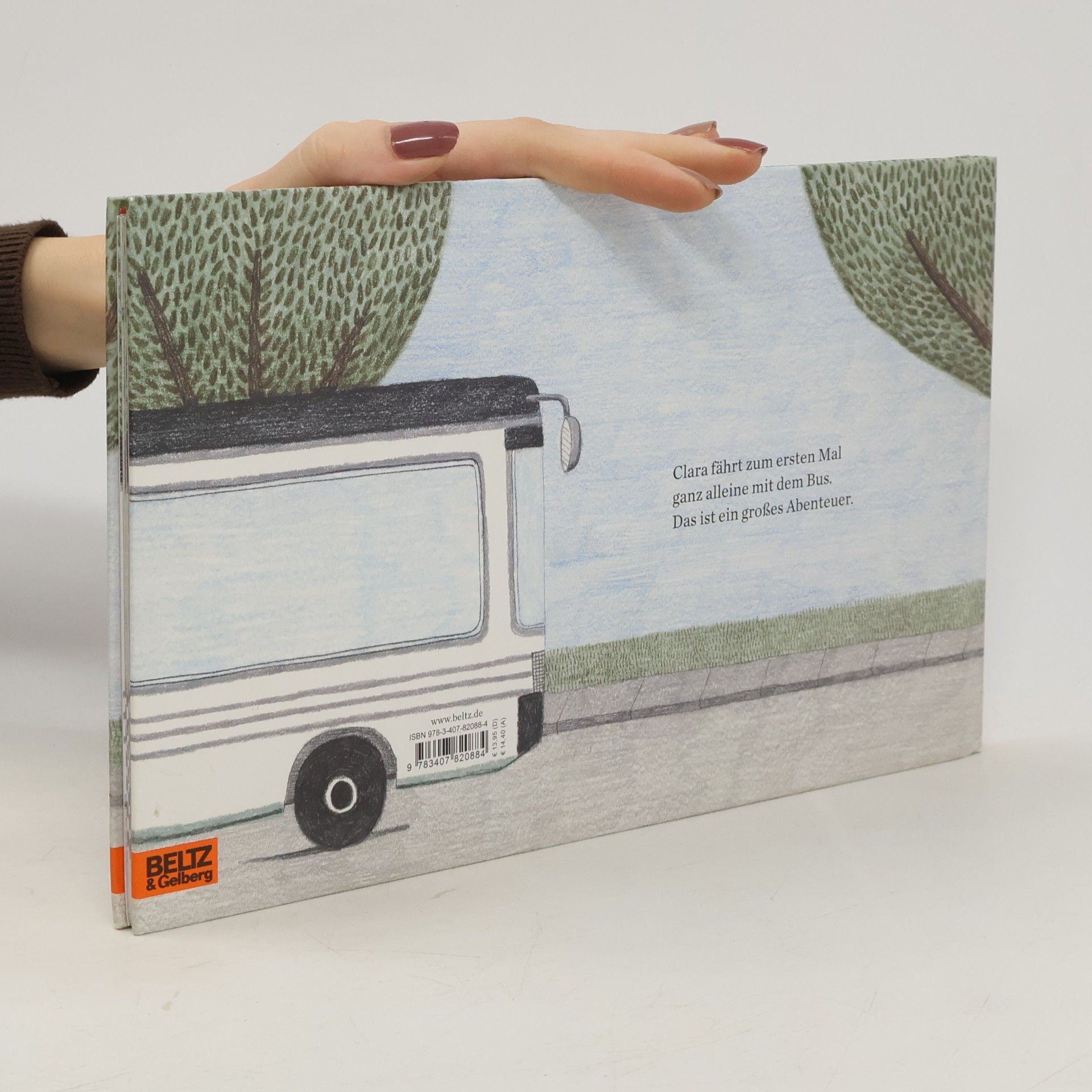 Marianne Dubuc Bus fahren