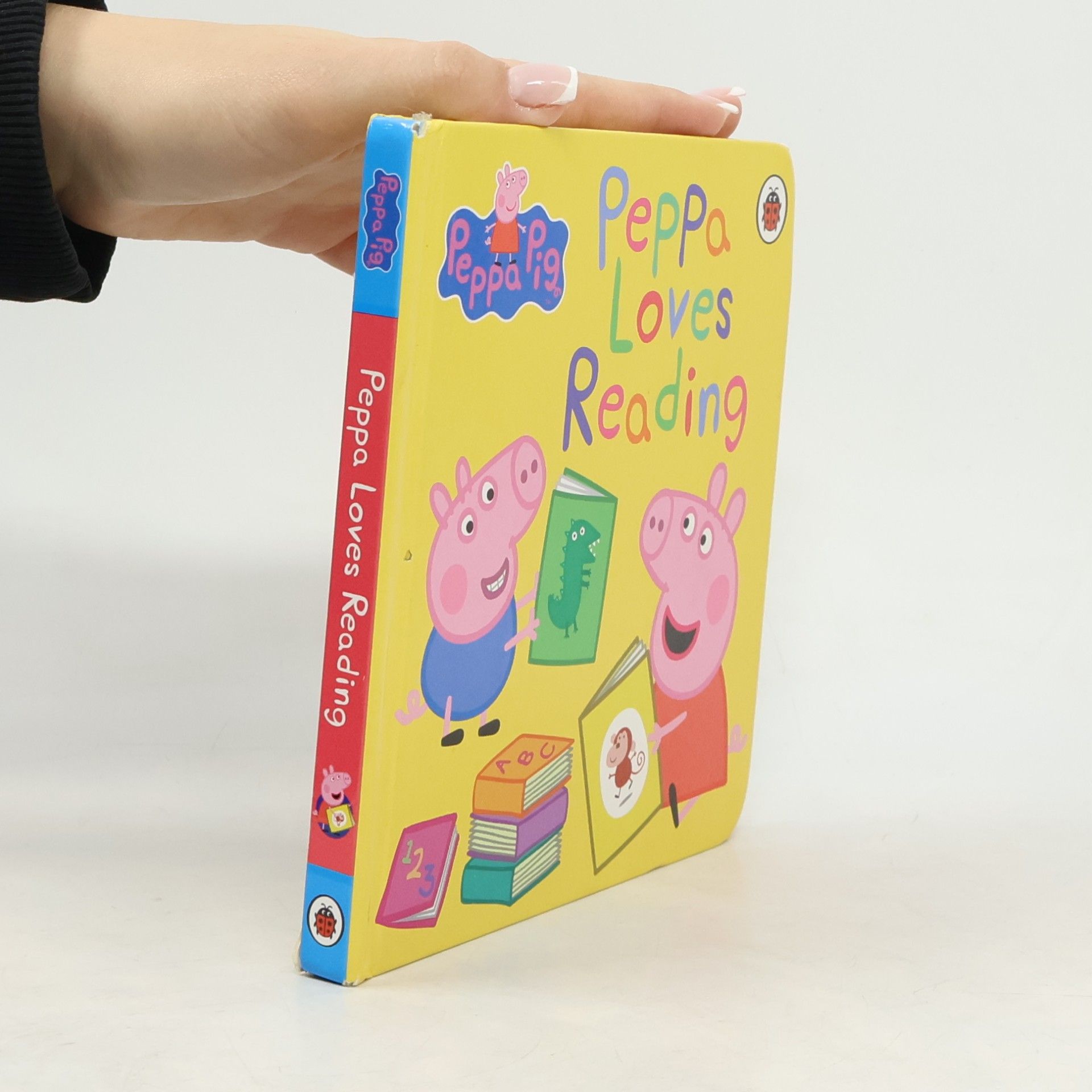 Peppa Pig: Peppa Loves Reading