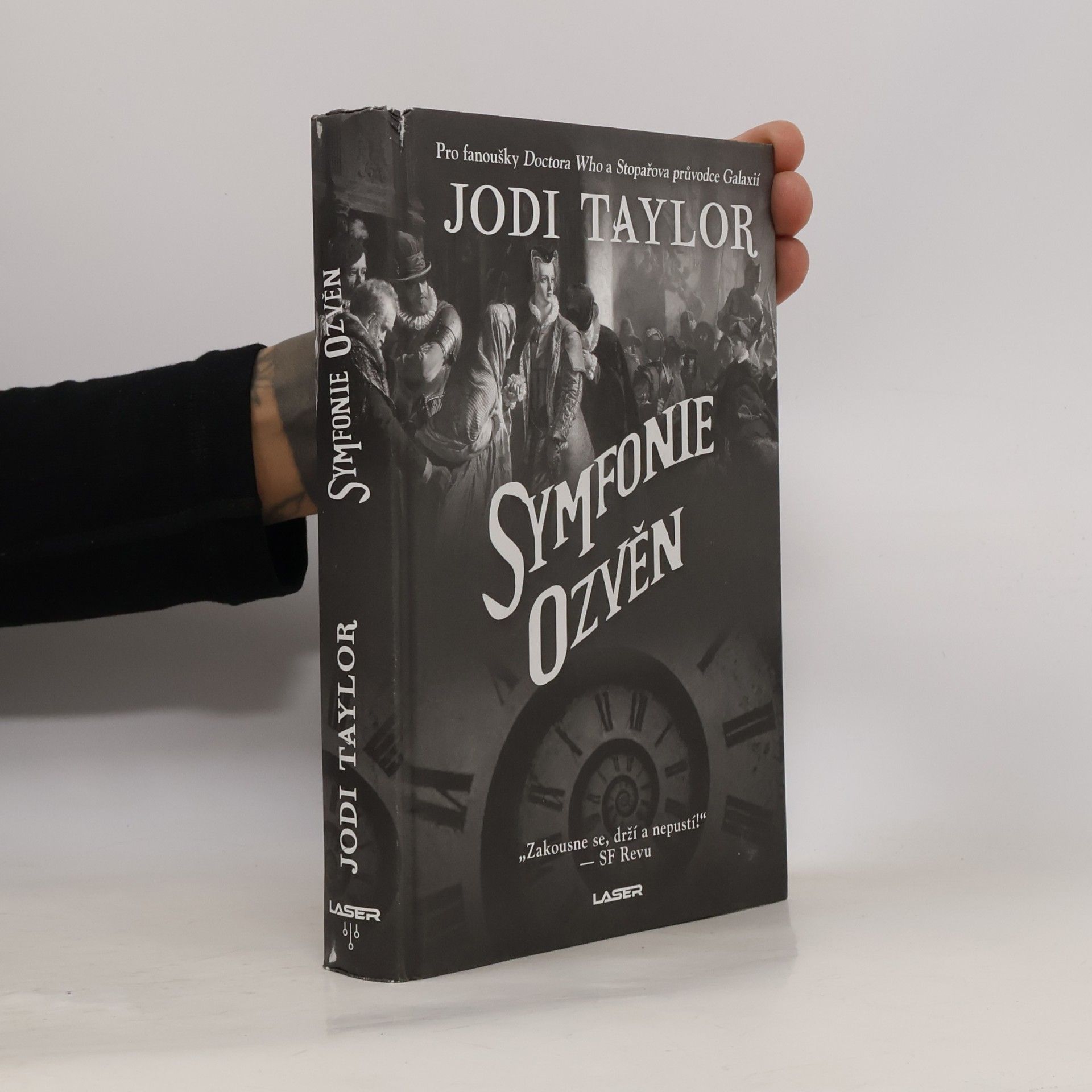 Jodi Taylor Symfonie ozvěn