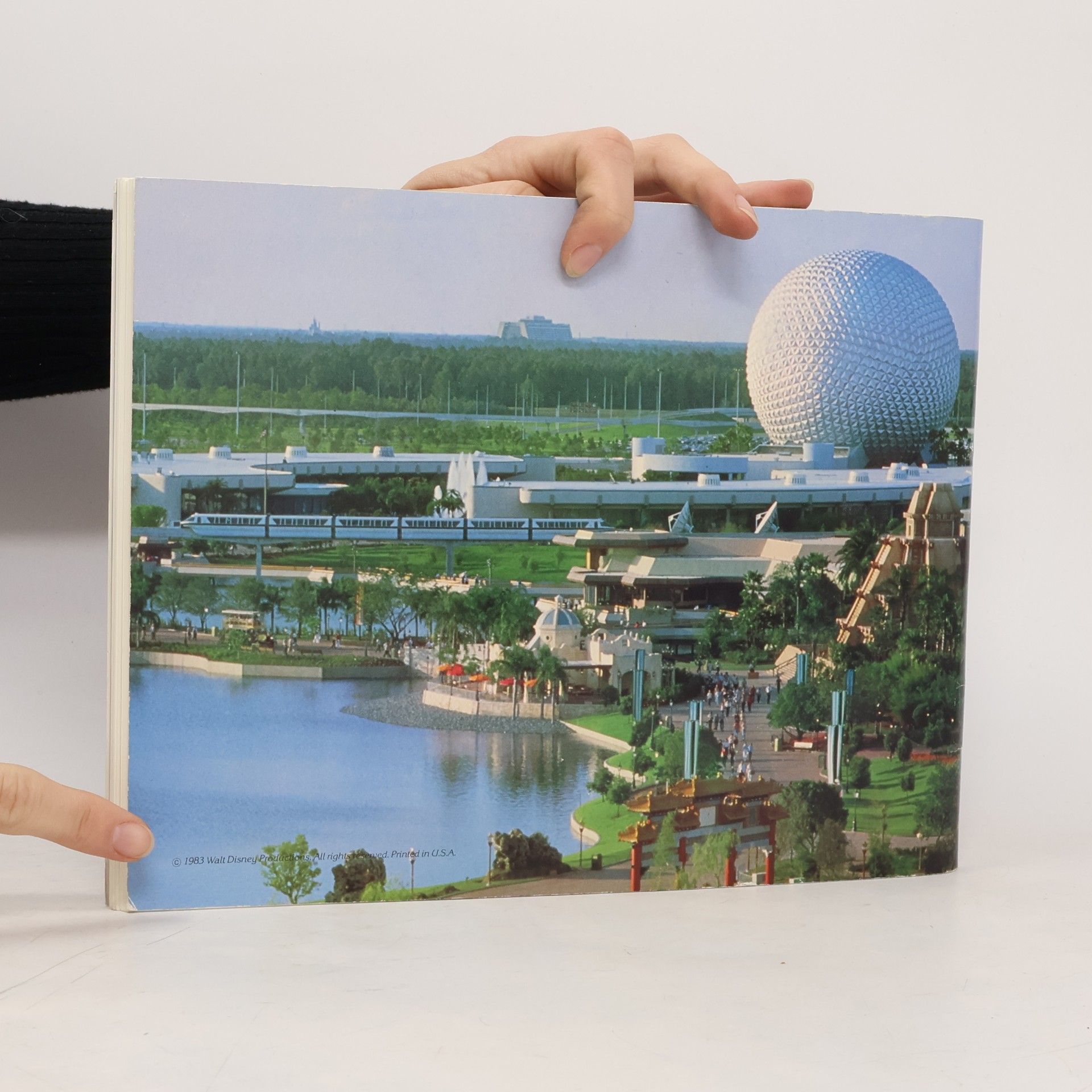 Various authors Walt Disney World a pictorial souvenir