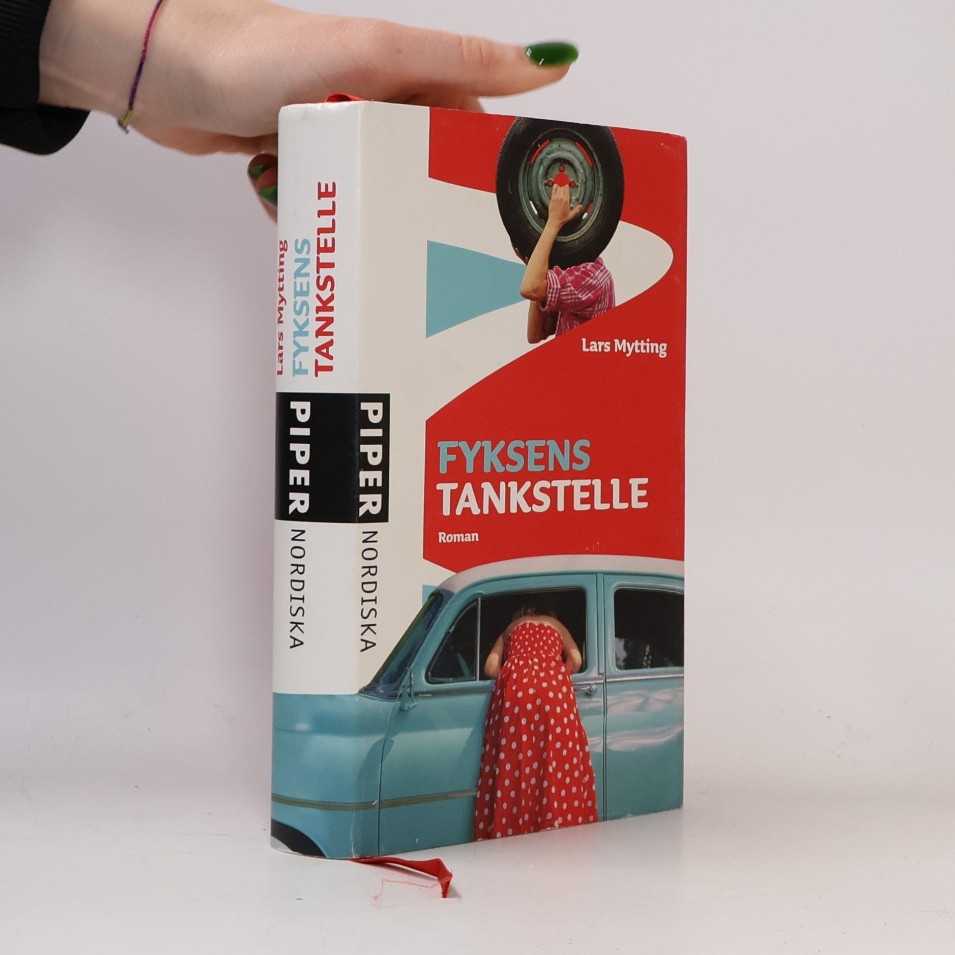 Lars Mytting Fyksens Tankstelle