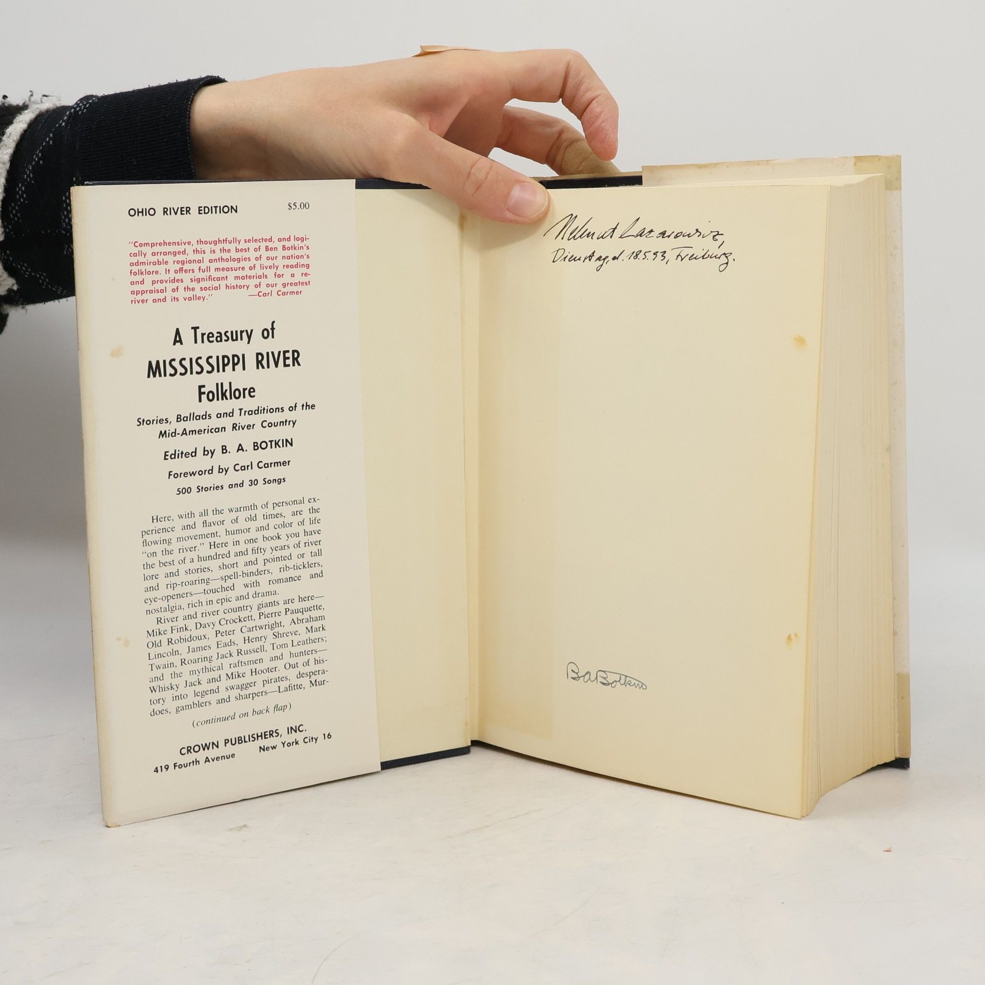 Autores varios A Treasury of Mississippi River Folklore