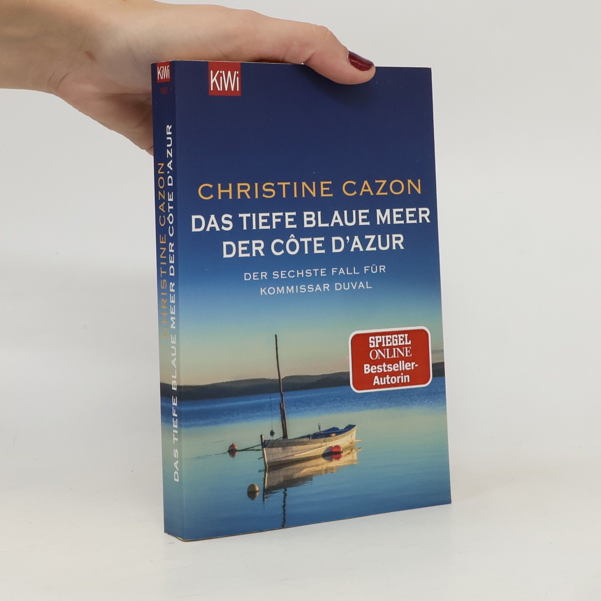 Das tiefe blaue Meer der Côte d'Azur