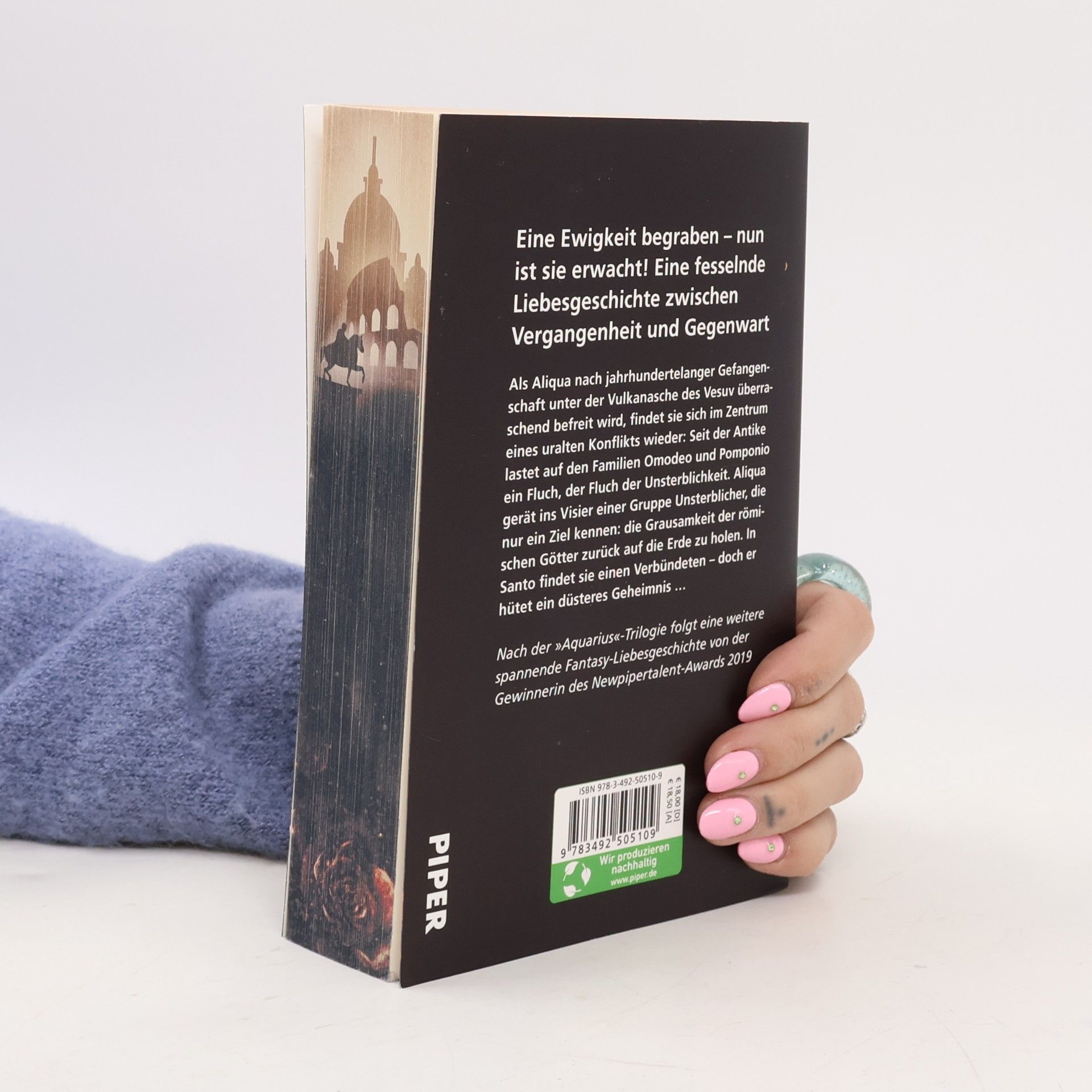 Marina Neumeier Infinitas – Fluch aus Glut und Asche