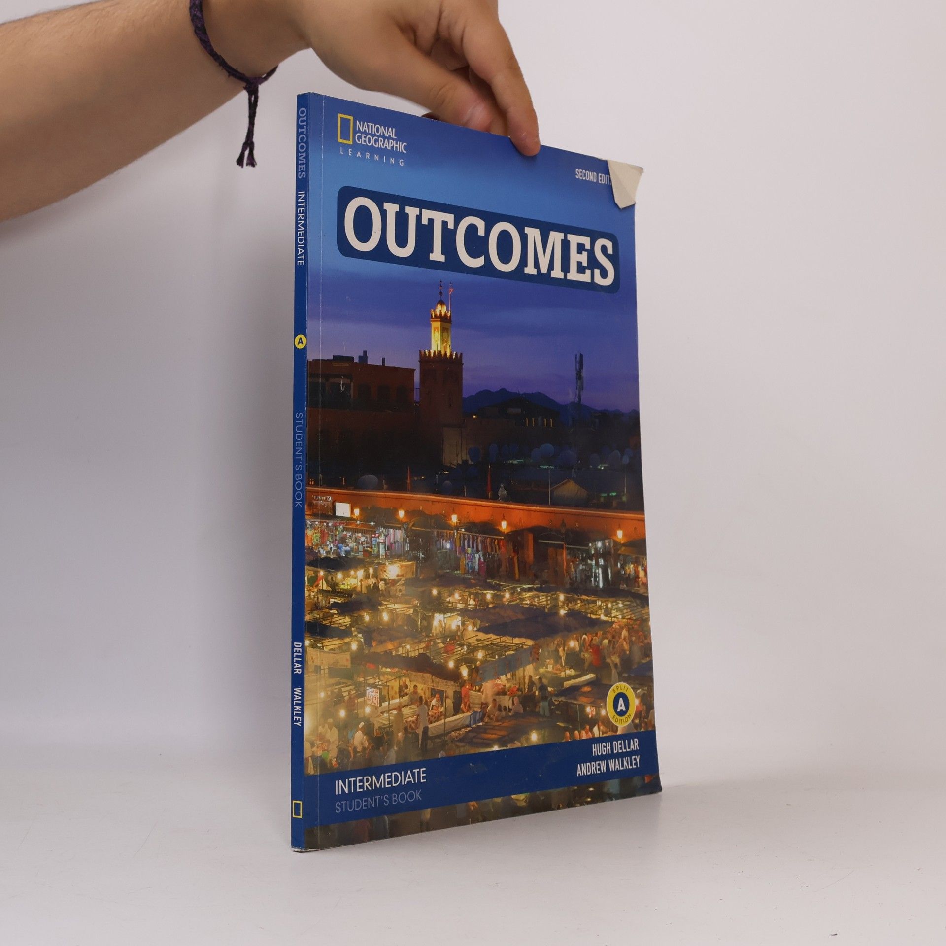 Outcomes B1.2/B2.1: Intermediate - Student's Book (Split Edition A) + DVD