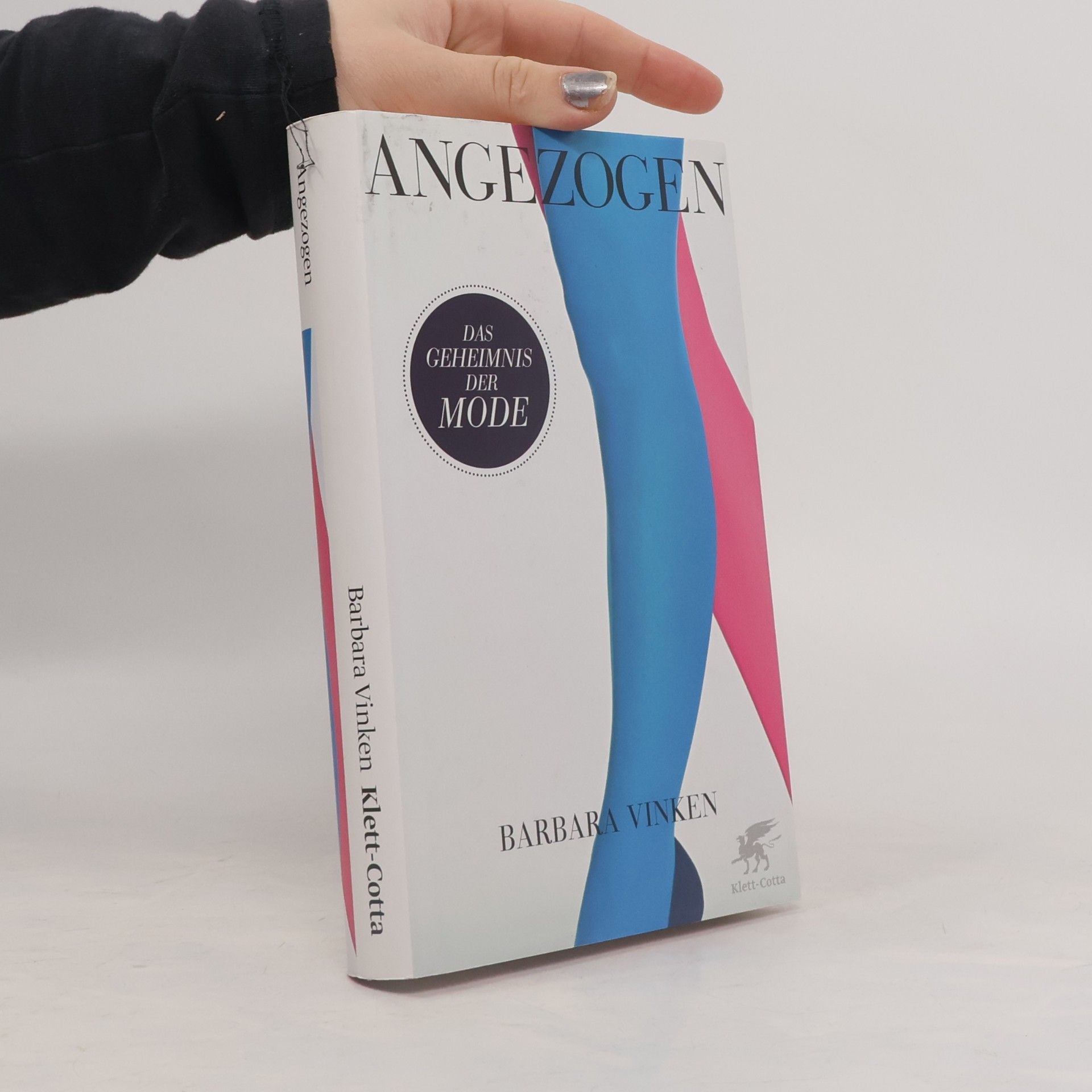 Angezogen