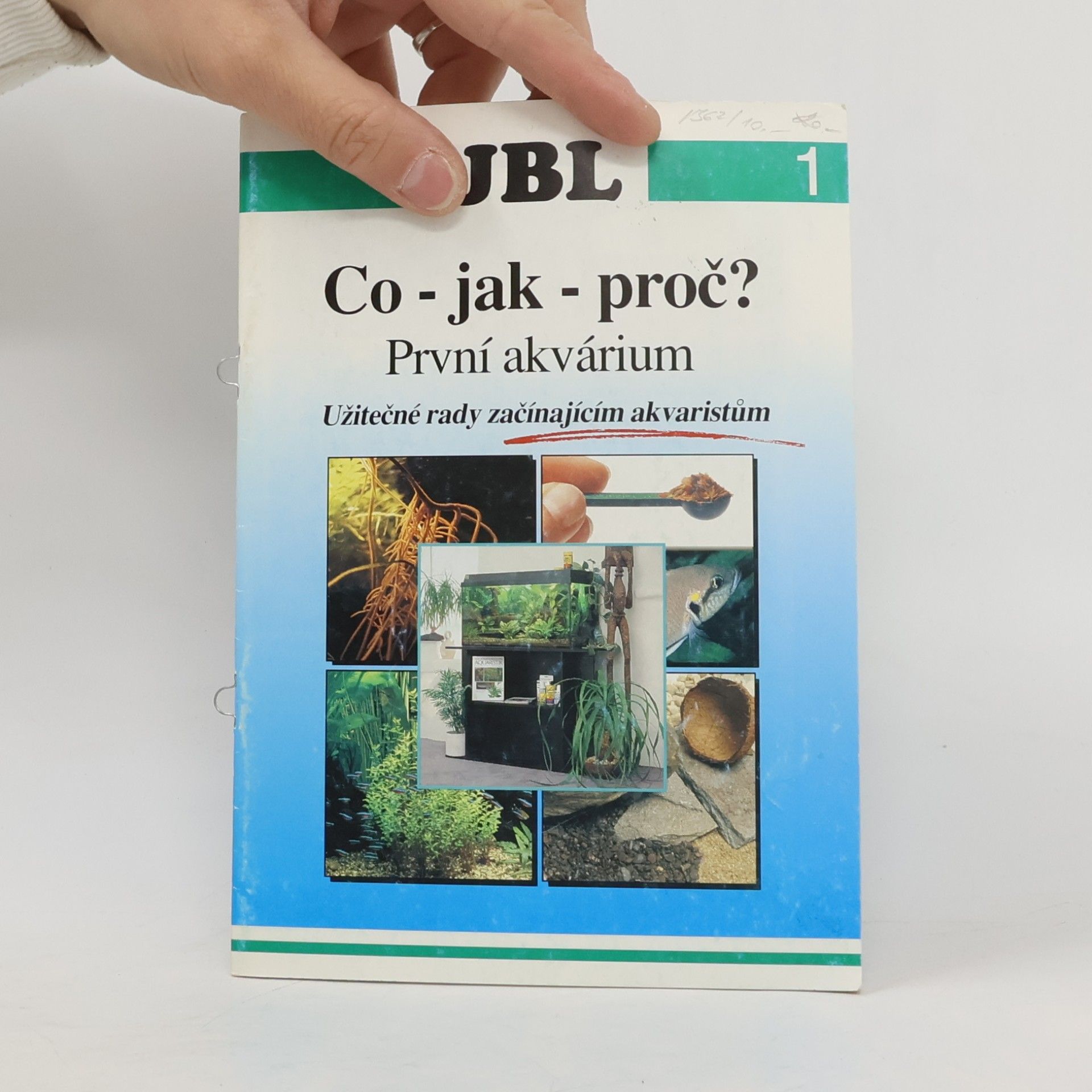 Autores varios Co - jak - proč? První akvárium