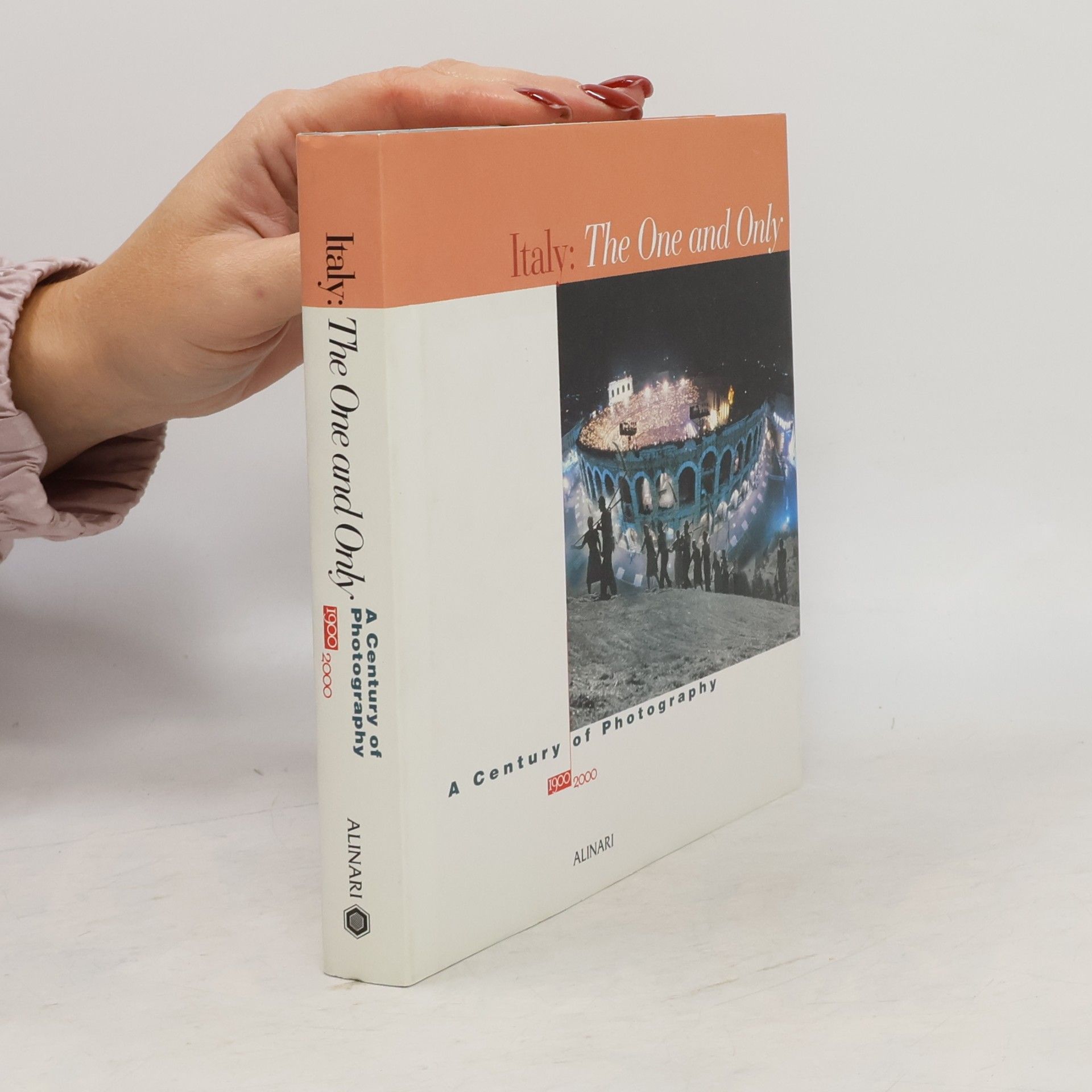 Italy : the one and only : a century of photography 1900-2000