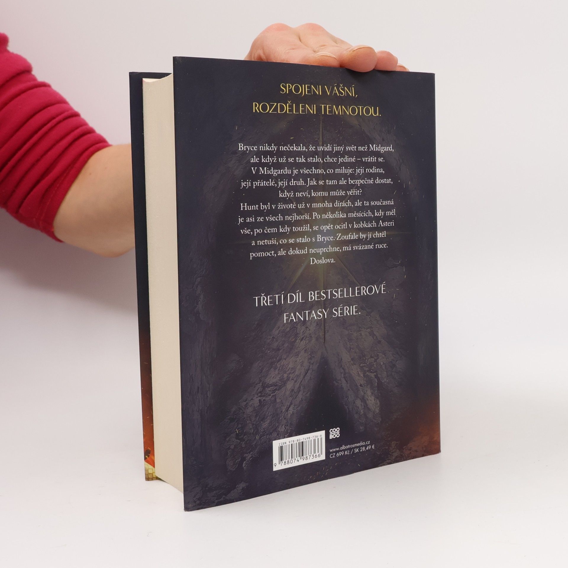 Sarah J. Maas Půlměsíční město. Rod plamene a stínu