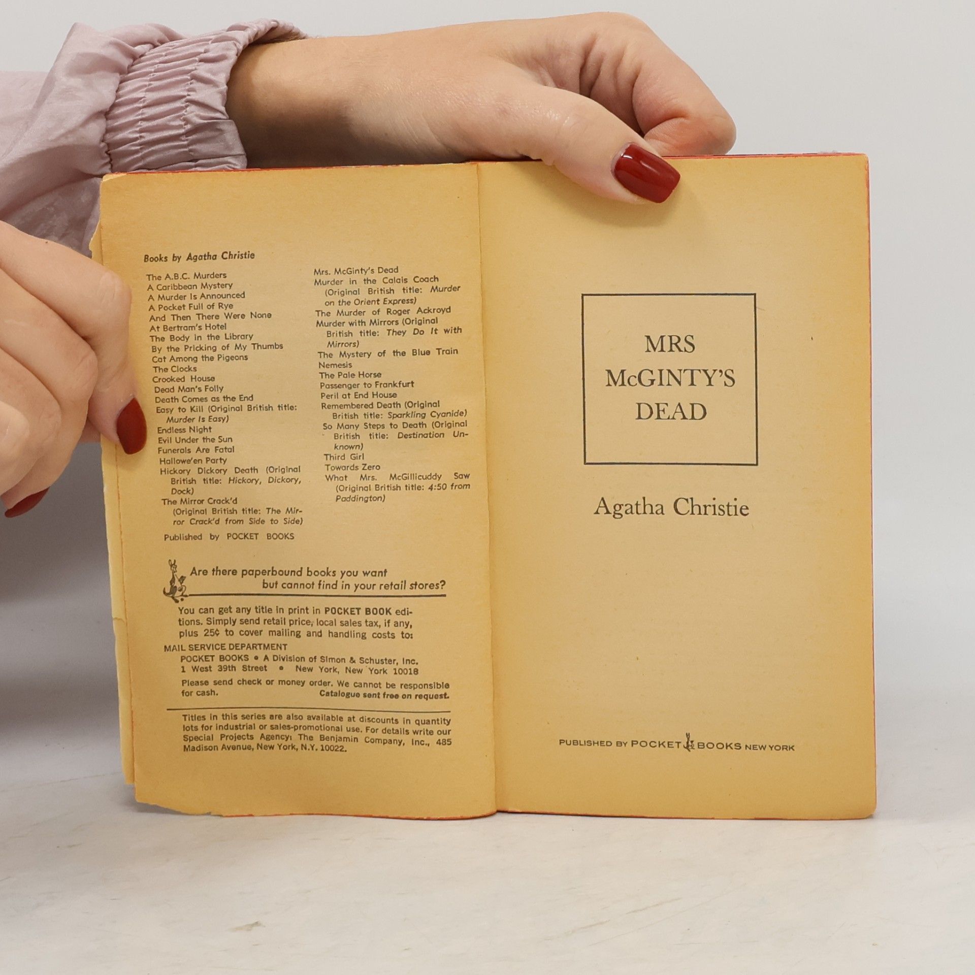 Agatha Christie Mrs. McGinty's Dead