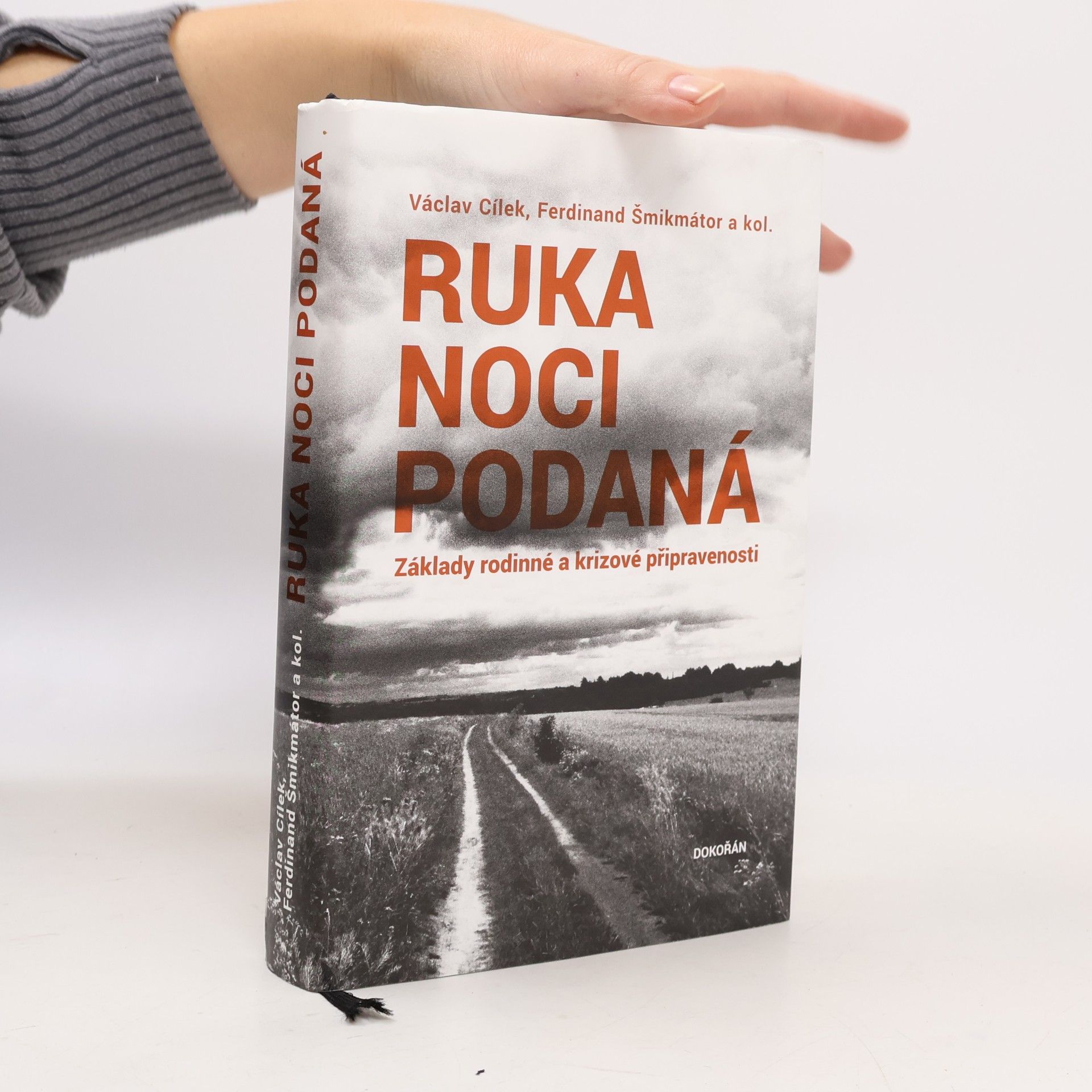 Ruka noci podaná. Základy rodinné a krizové připravenosti
